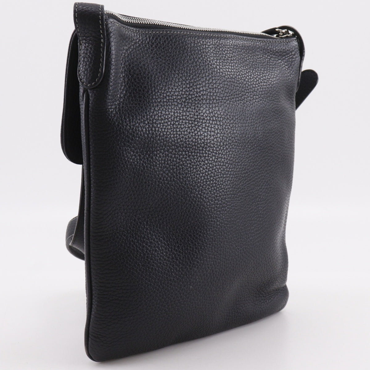 Loewe Black Leather Shoulder Bag (Pre-Owned)