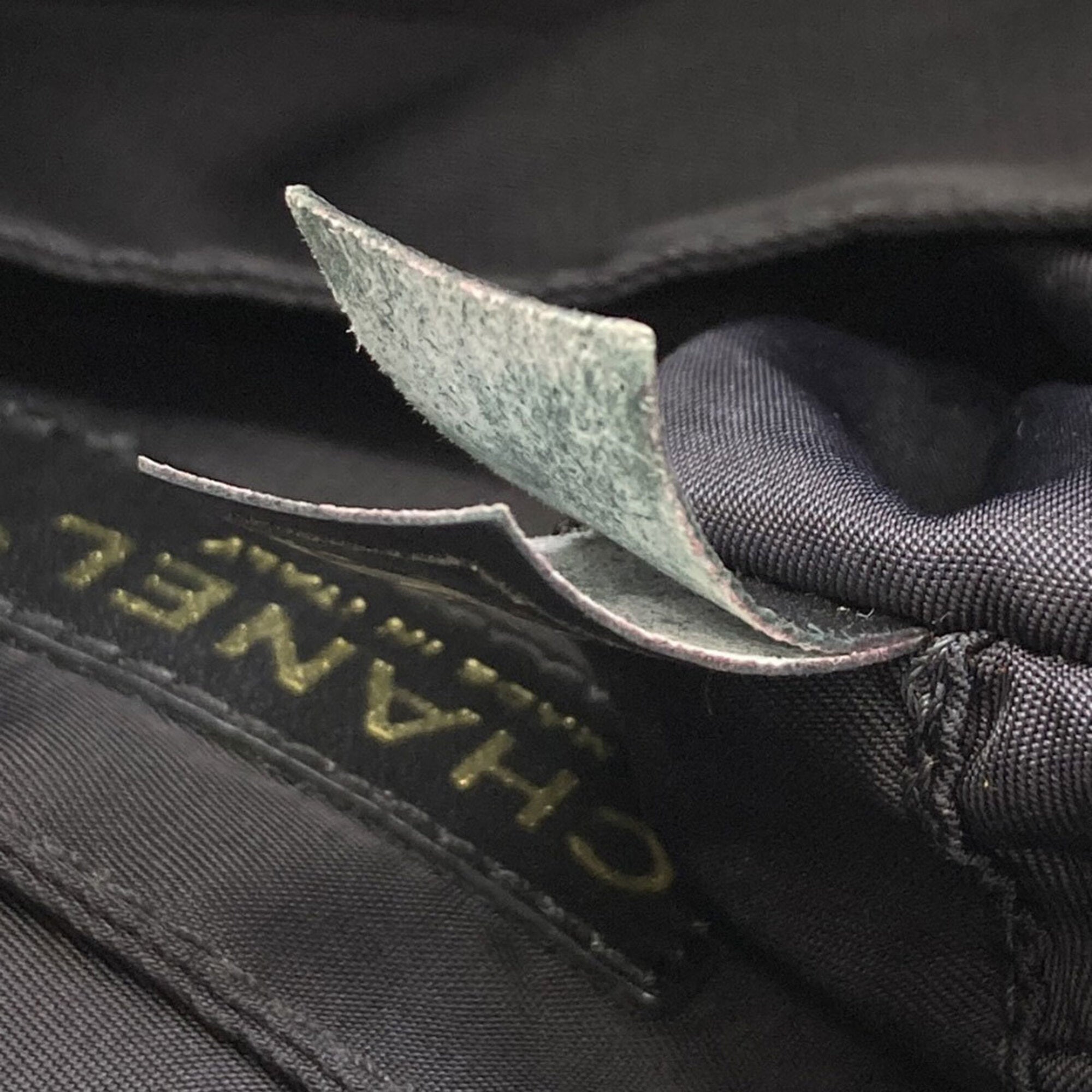 Chanel Black Nylon Tote Bag (Pre-Owned)