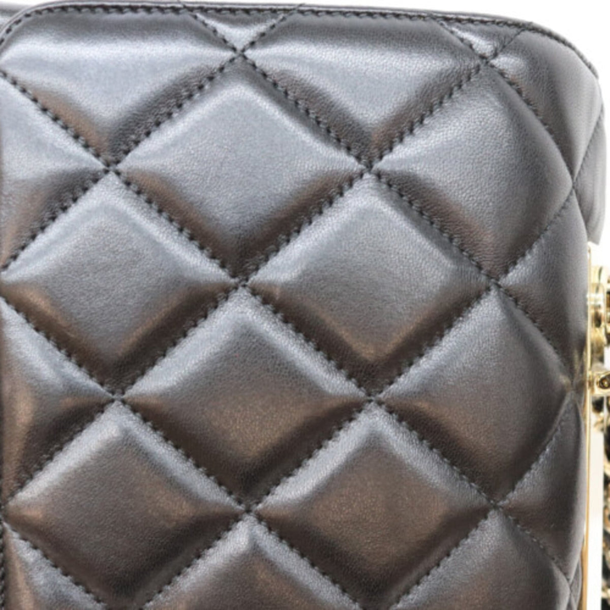 Chanel Black Leather Shoulder Bag (Pre-Owned)