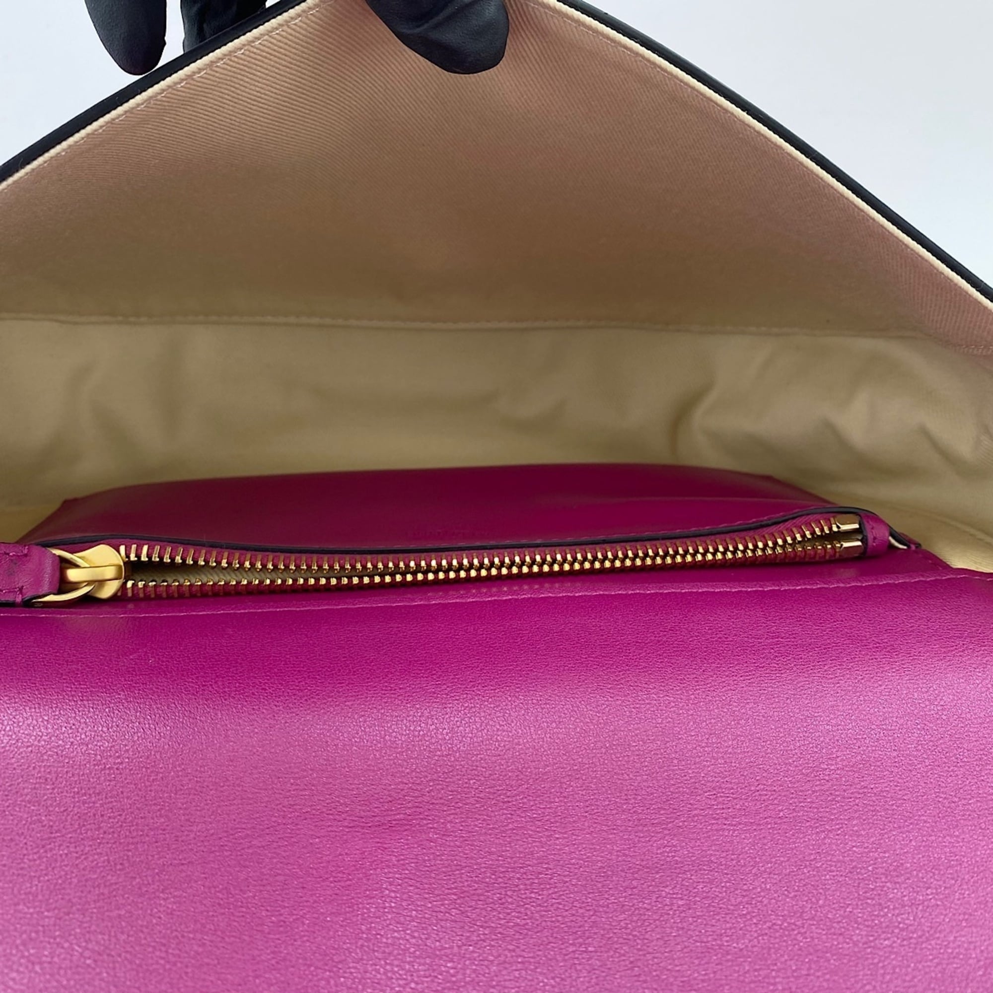 Valentino Pink Shoulder Bag (Pre-Owned)