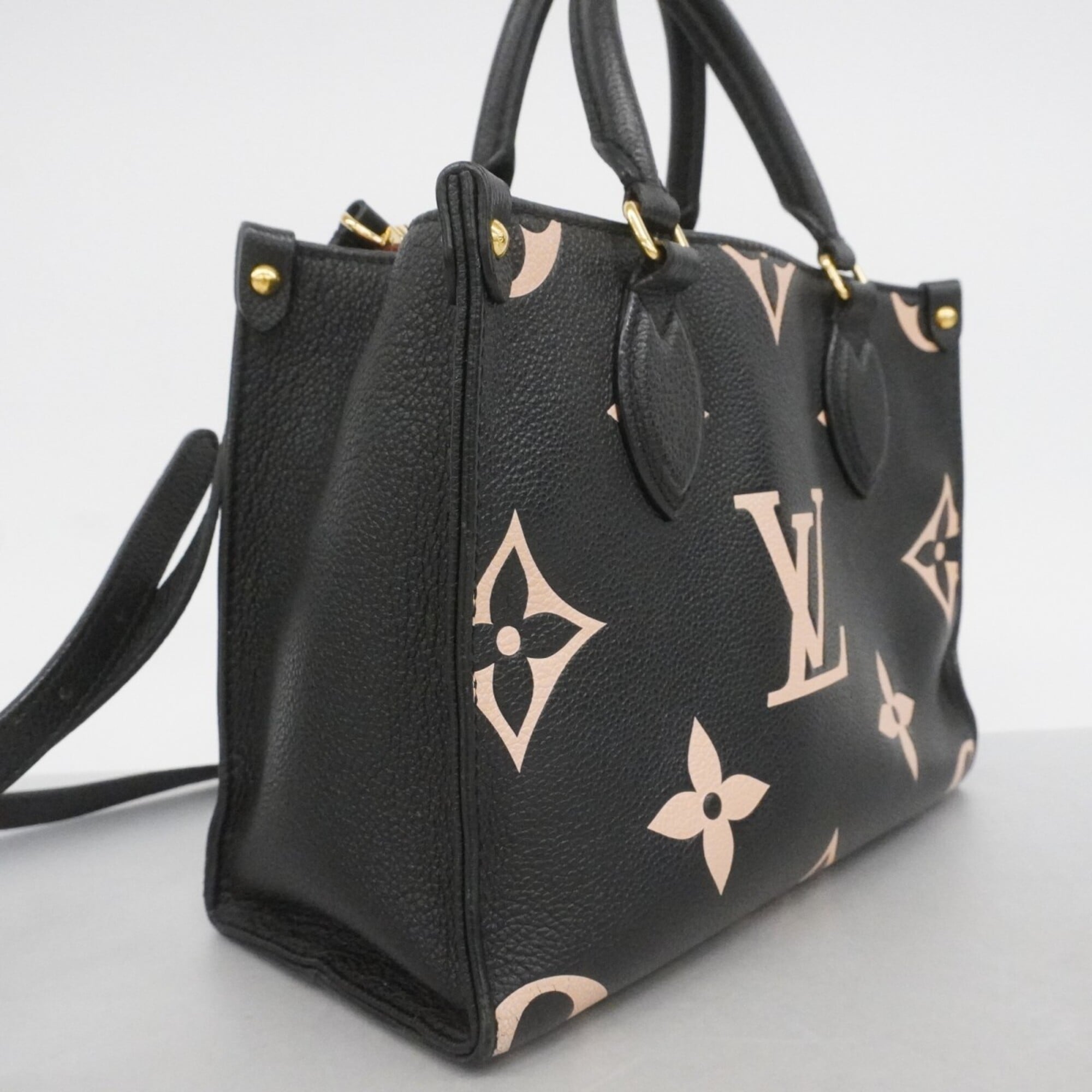 Louis Vuitton Beige Black Handbag (Pre-Owned)