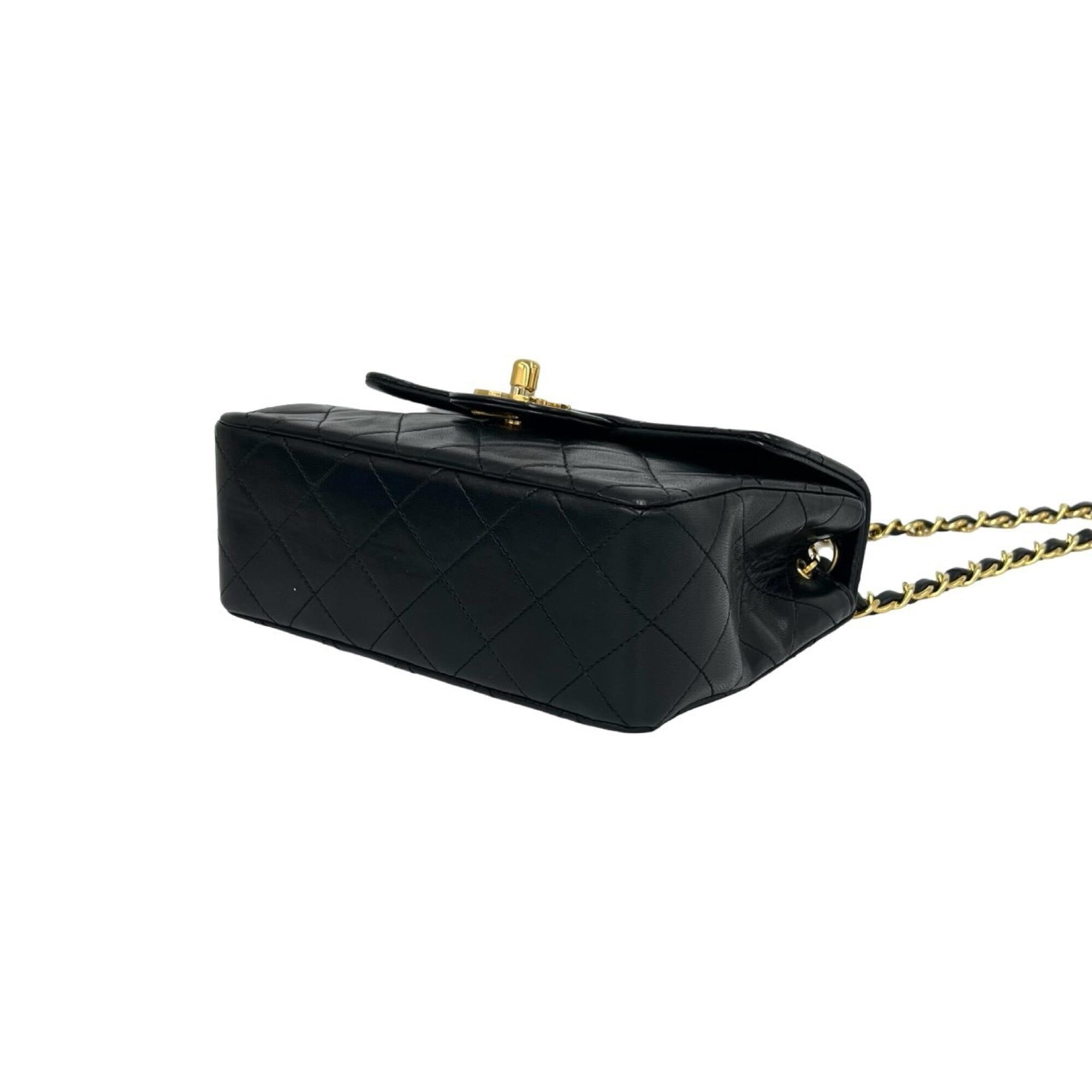 Chanel Black Leather Pochette Shoulder Bag (Pre-Owned)