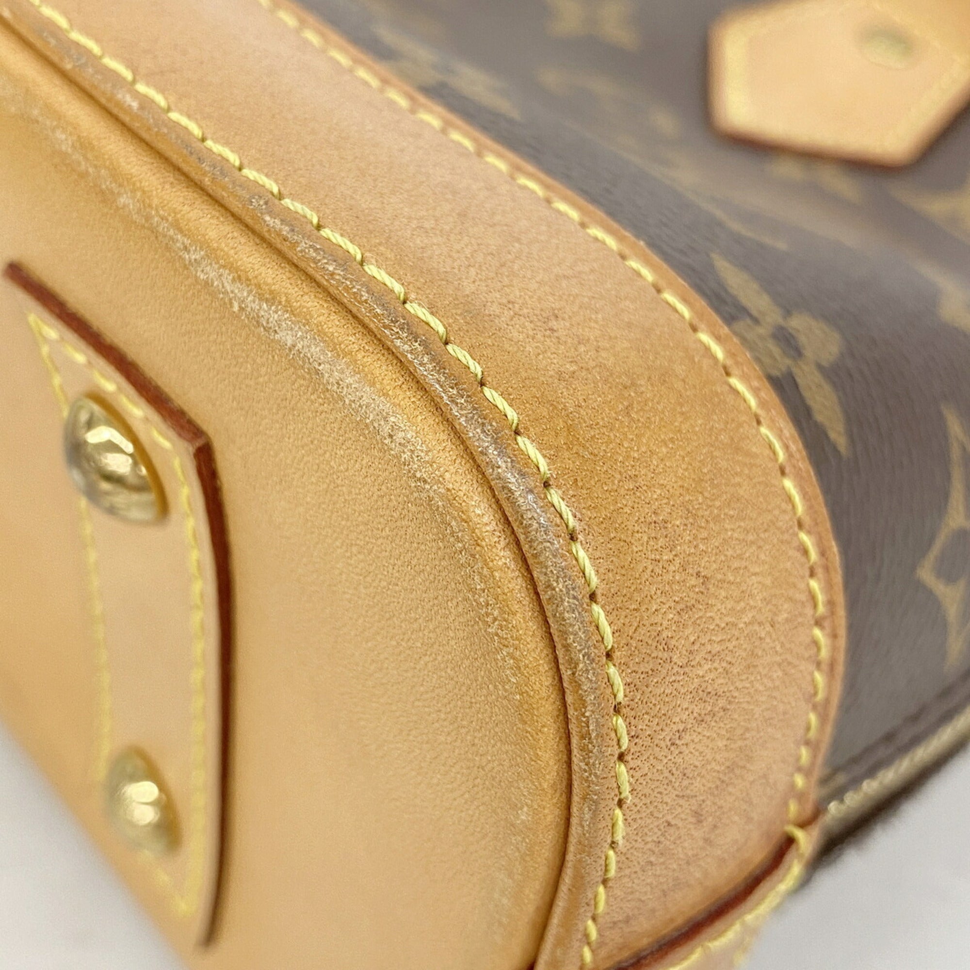 Louis Vuitton Brown Handbag (Pre-Owned)