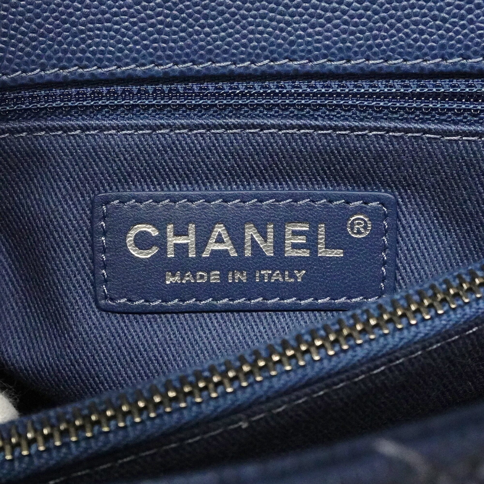 Chanel Blue Grained Calfskin Handbag (Pre-Owned)