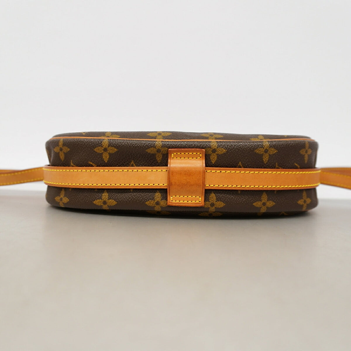 Louis Vuitton Brown Shoulder Bag (Pre-Owned)
