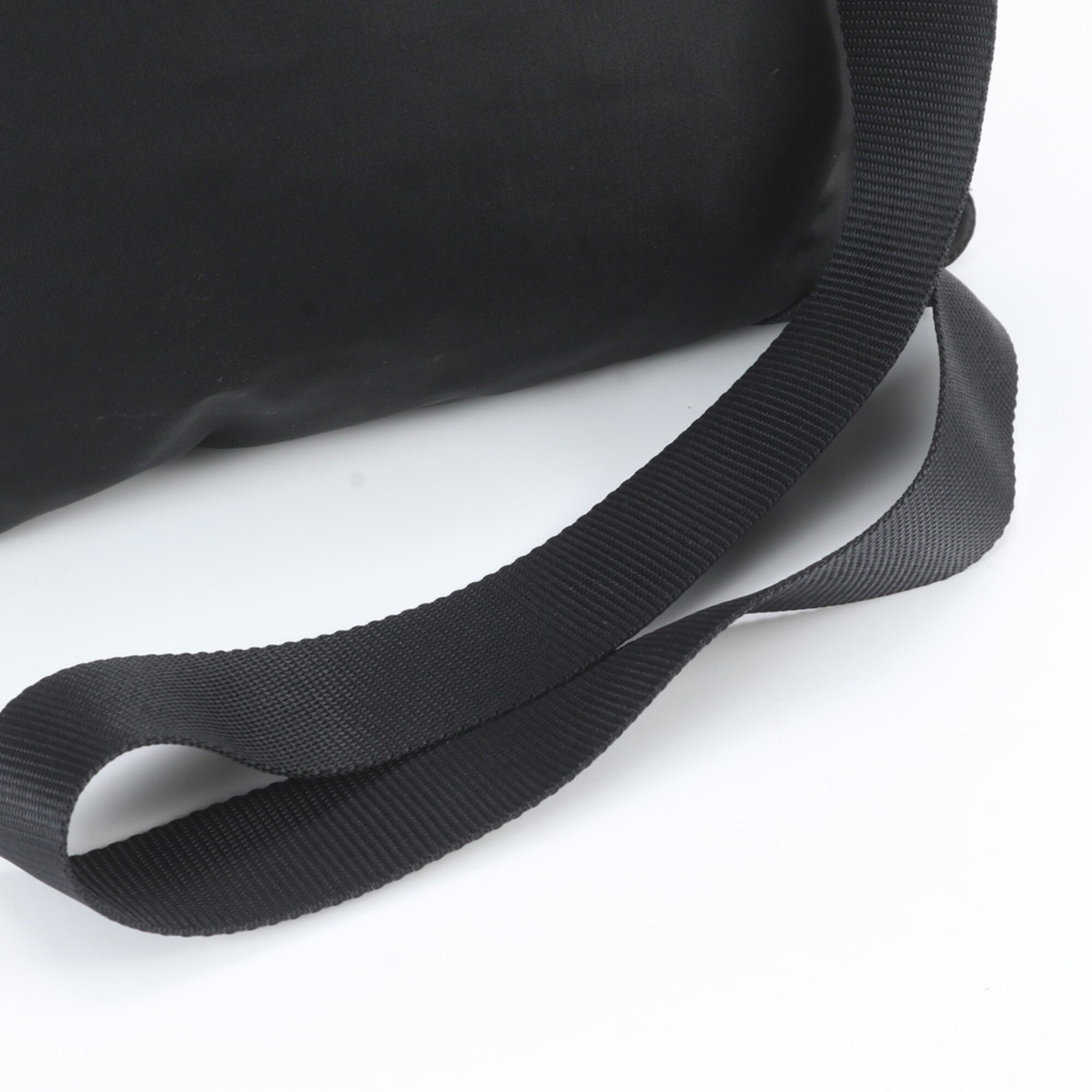 Prada Black Leather Nylon Messenger Bag Shoulder Bag (Pre-Owned)