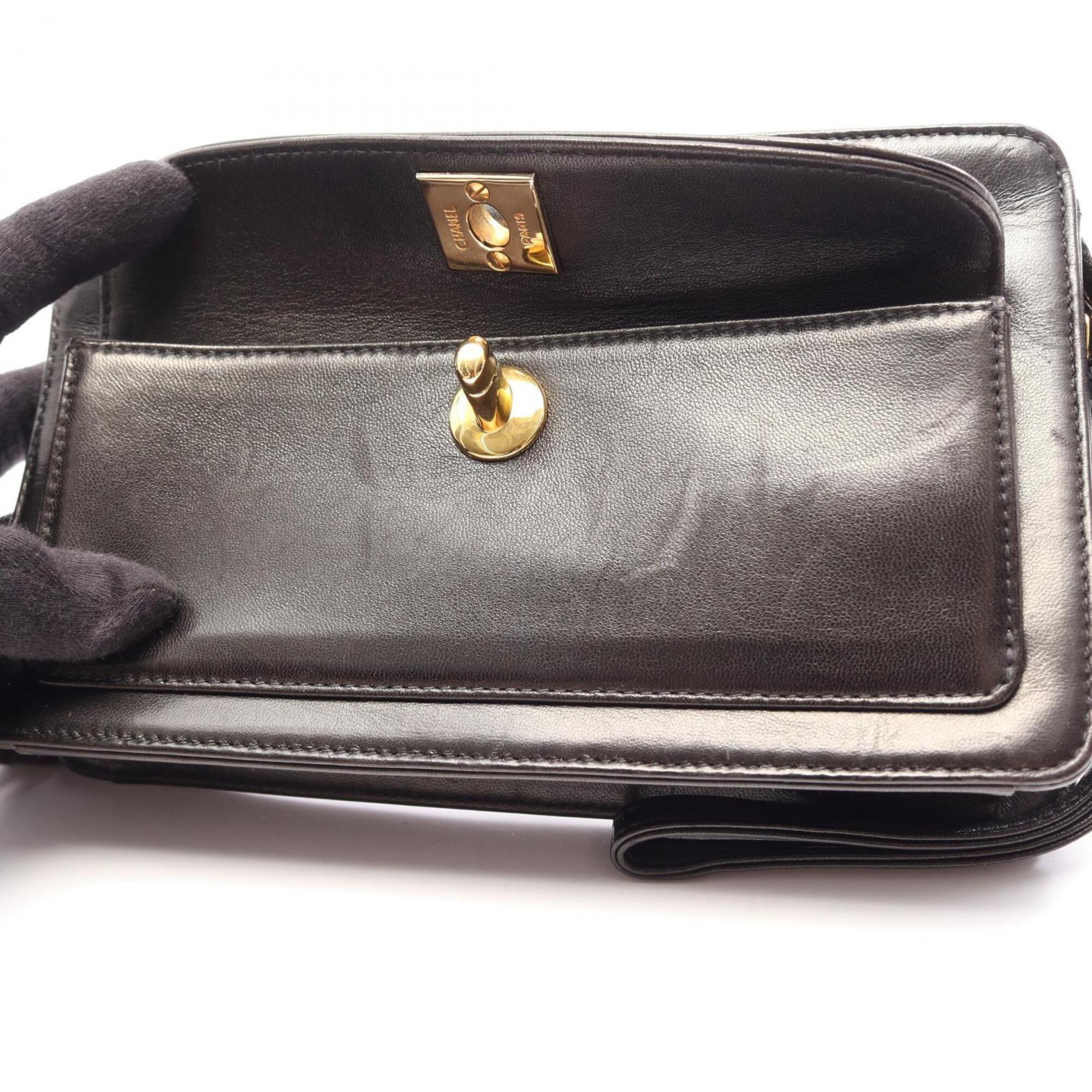 Chanel Black Leather Clutch Bag Handbag (Pre-Owned)