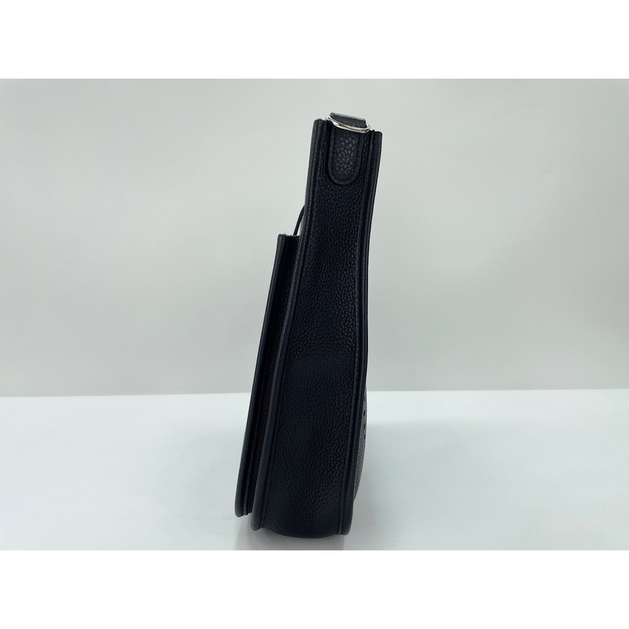 Hermes Black Shoulder Bag (Pre-Owned)