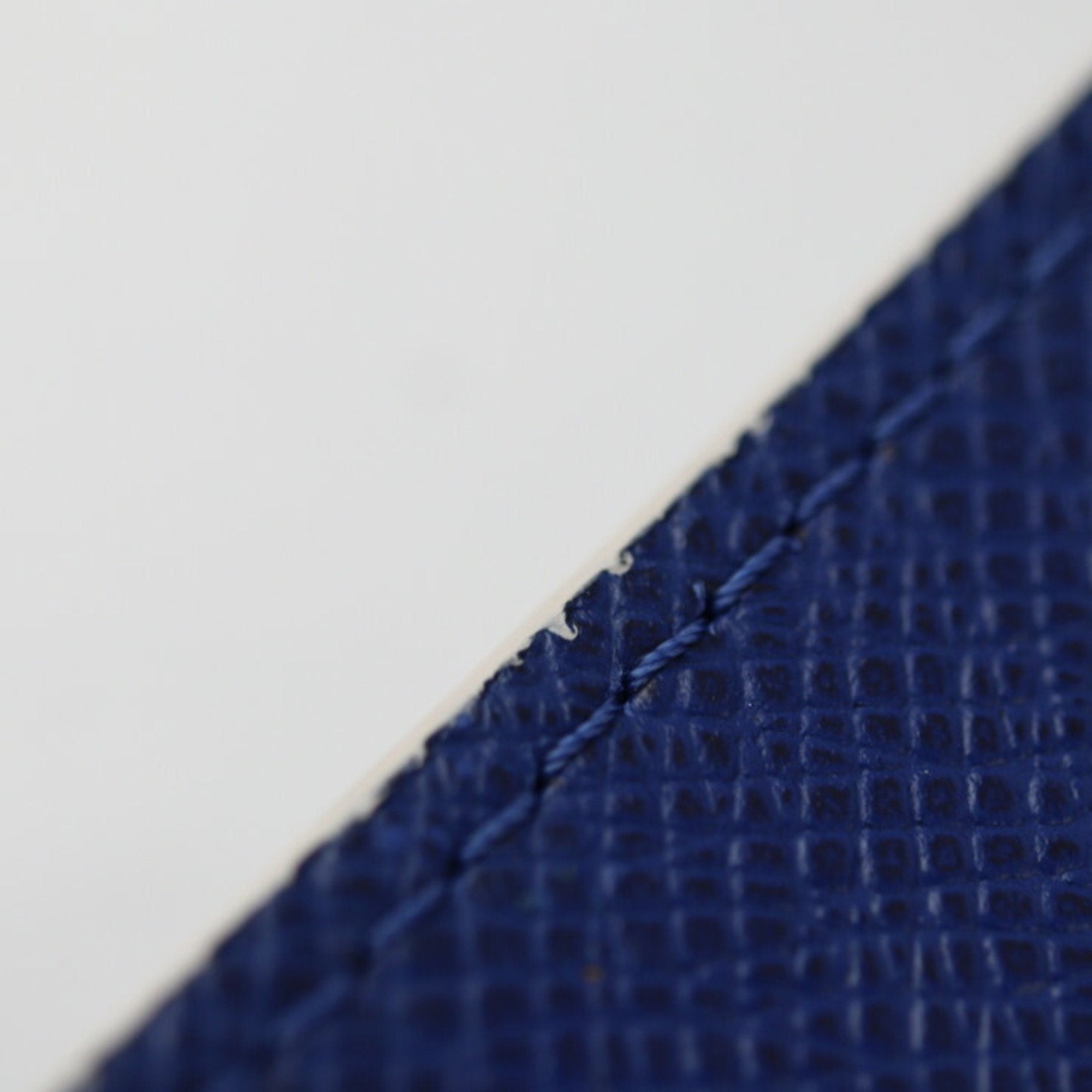 Louis Vuitton Cobalt Taiga Leather Clutch Bag Pochette (Pre-Owned)