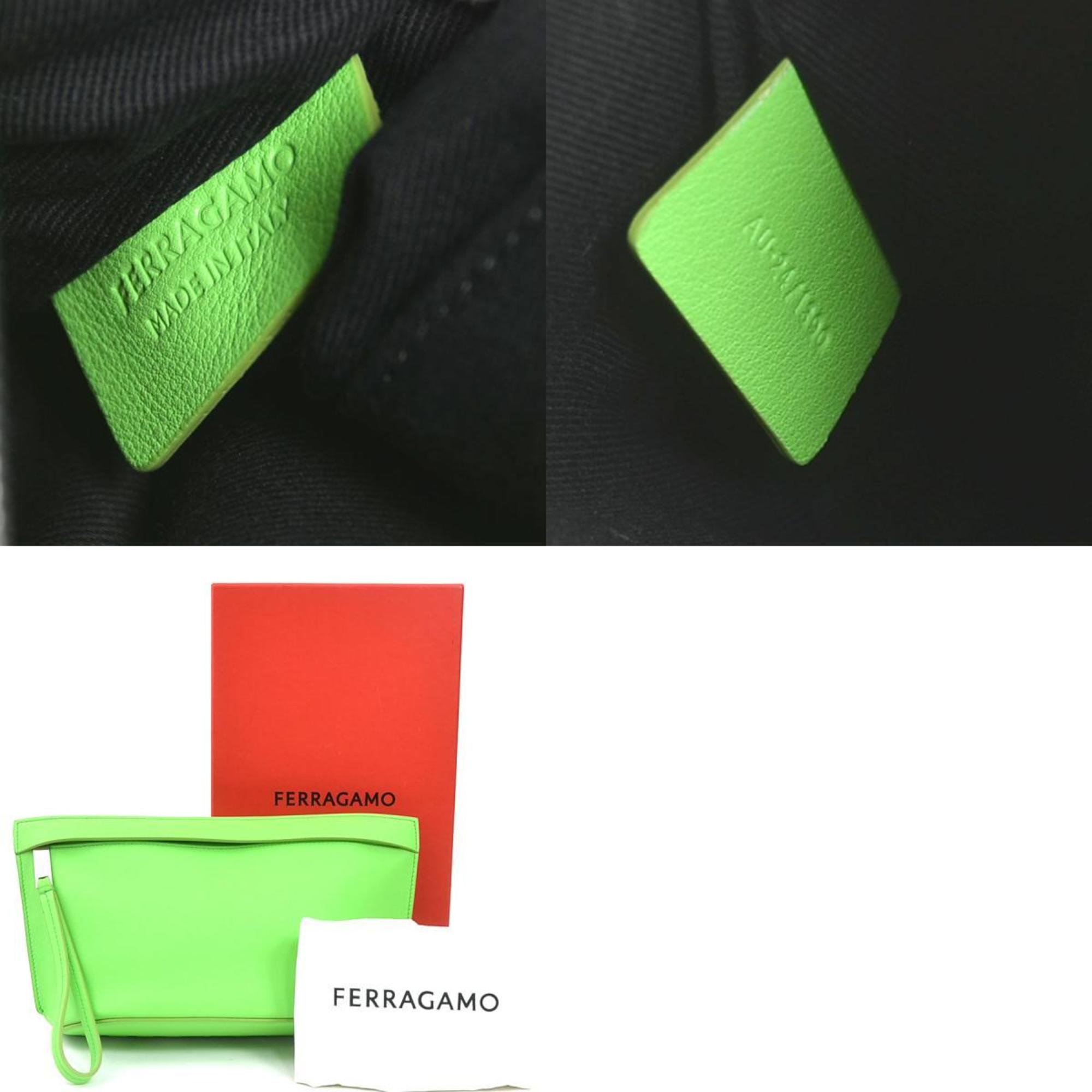Salvatore Ferragamo Green Leather Clutch Bag (Pre-Owned)