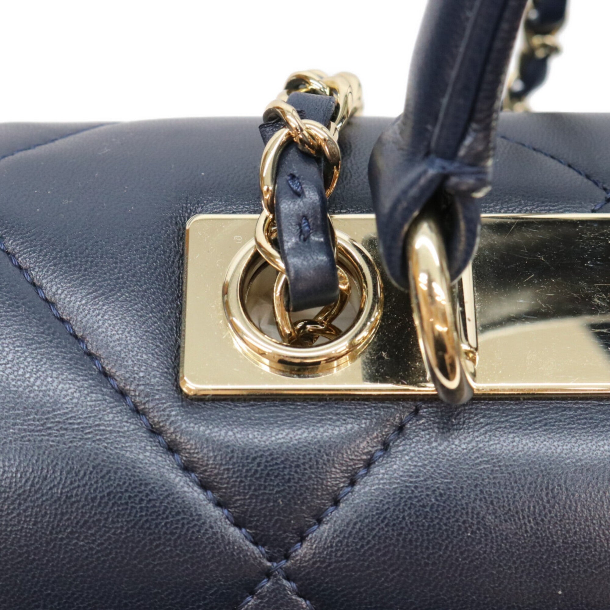 Chanel Black Leather Shoulder Bag (Pre-Owned)