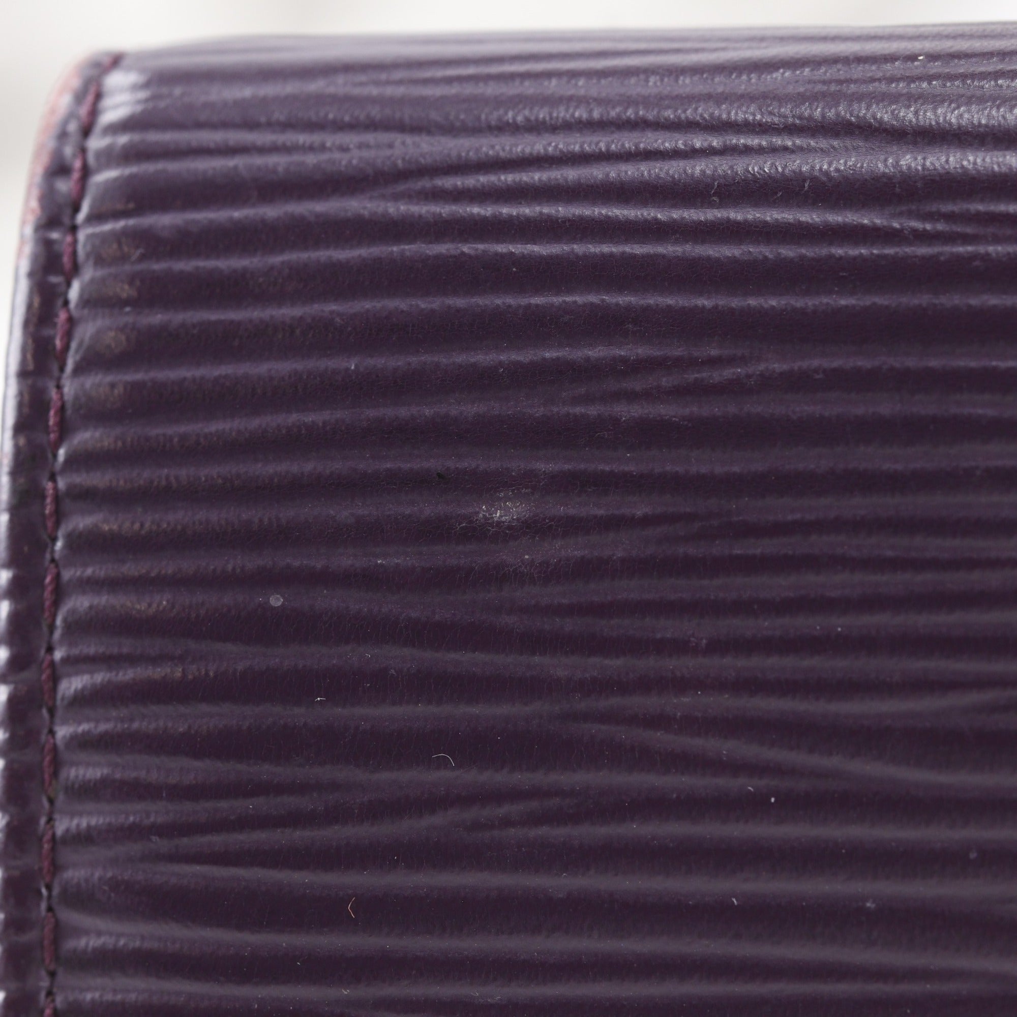 Louis Vuitton Epi Cassis Purple Epi Leather Long Wallet (Bi-Fold) (Pre-Owned)