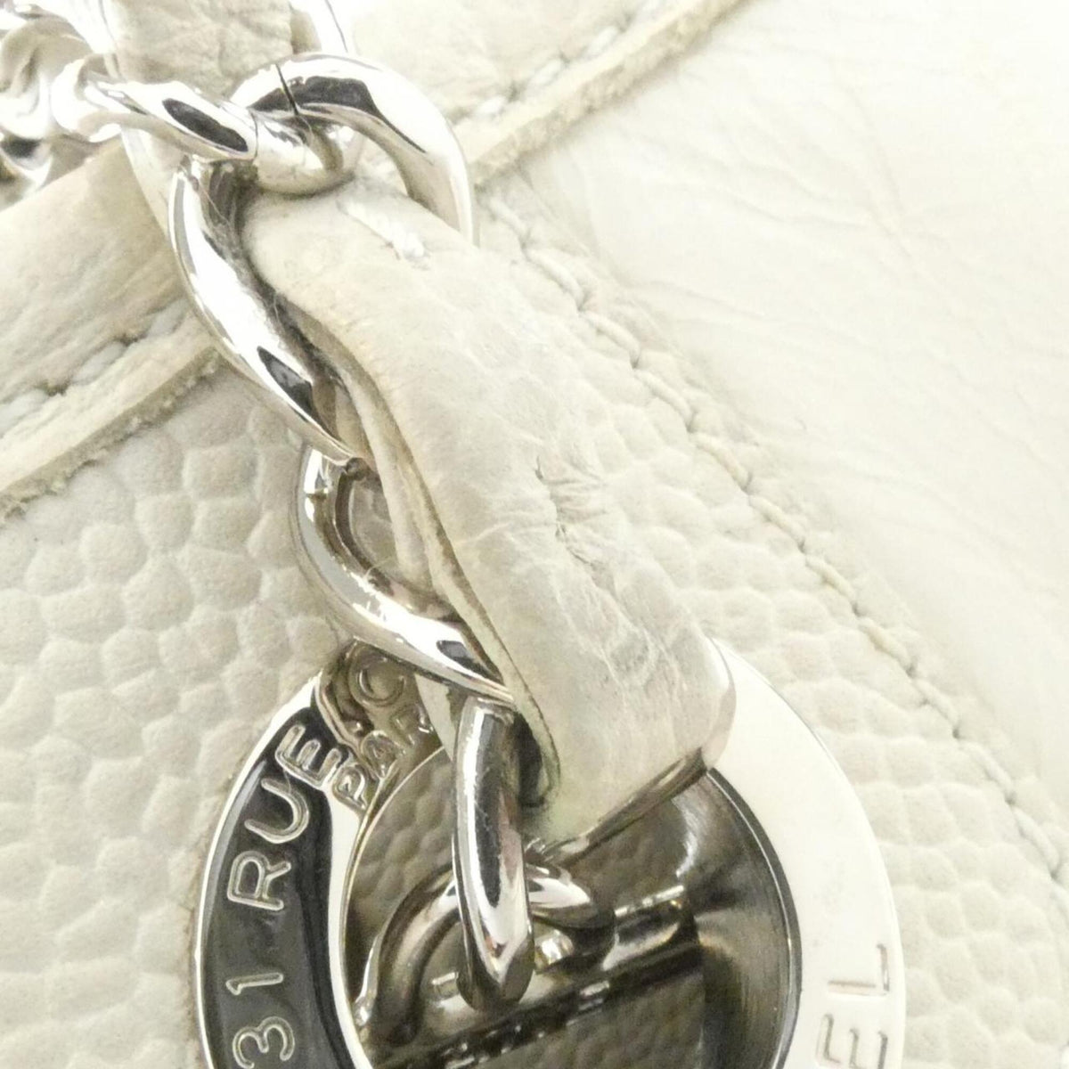 Chanel Ivory White Grained Calfskin Leather Handbag (Pre-Owned)