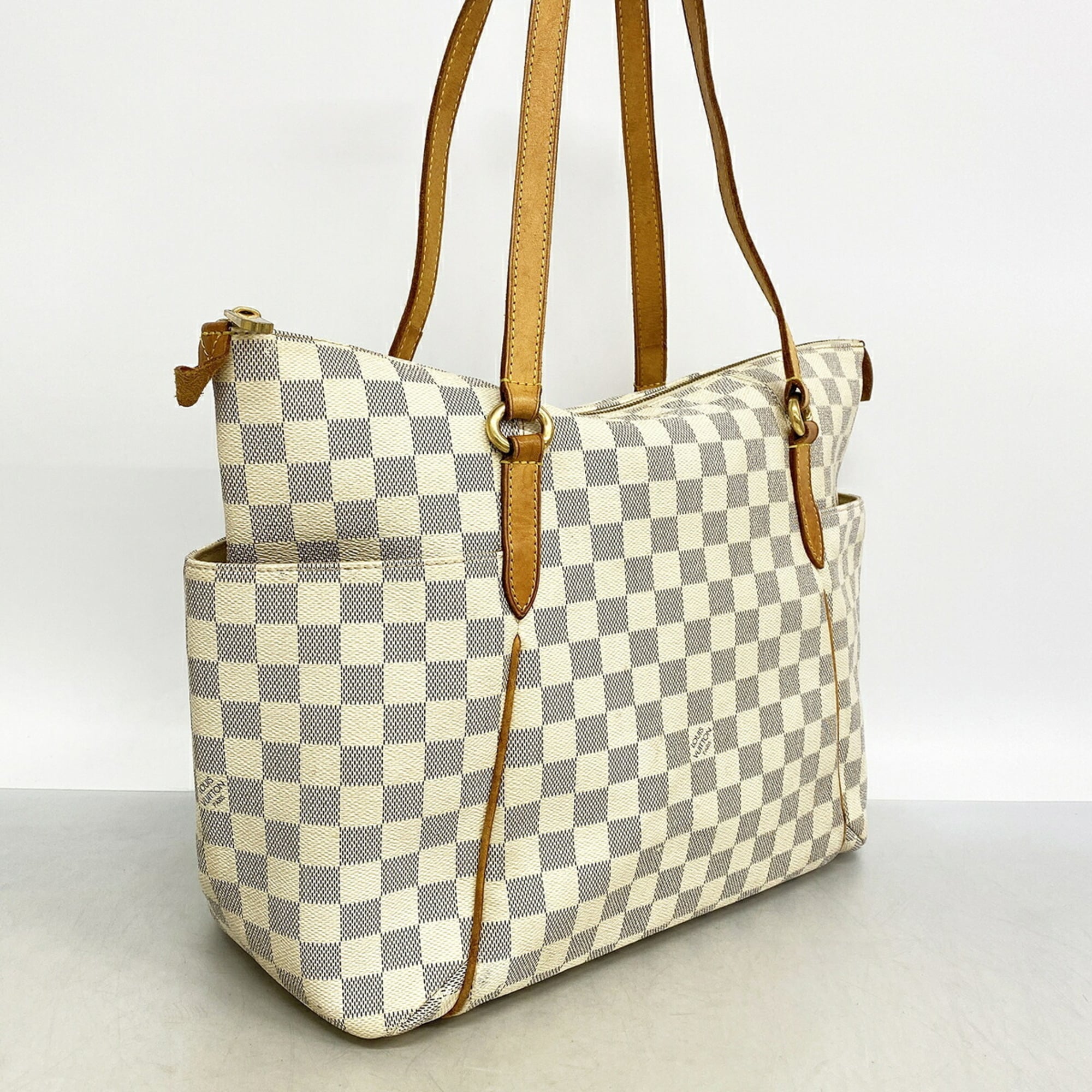 Louis Vuitton White Tote Bag (Pre-Owned)