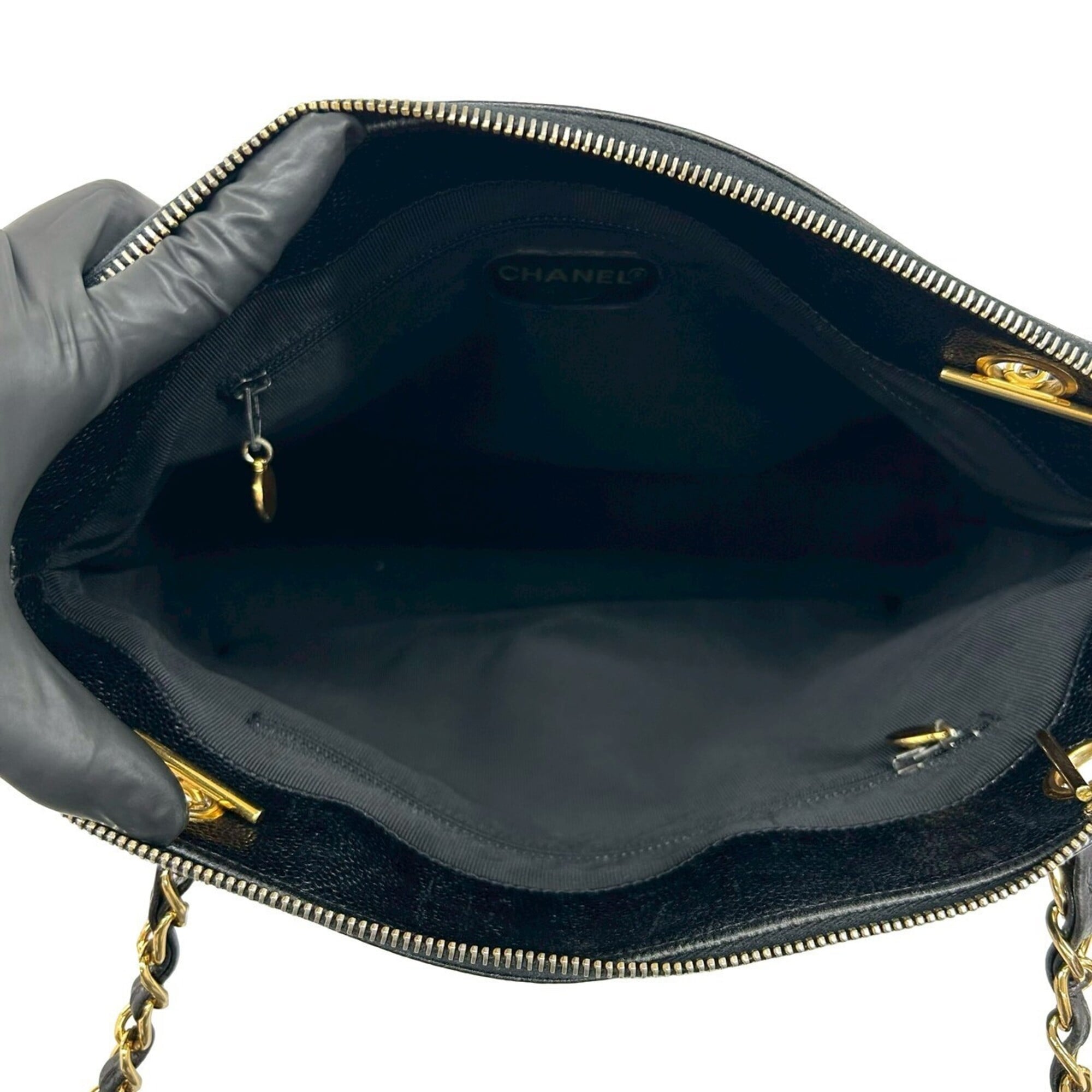 Chanel Black Grained Calfskin Shoulder Bag (Pre-Owned)