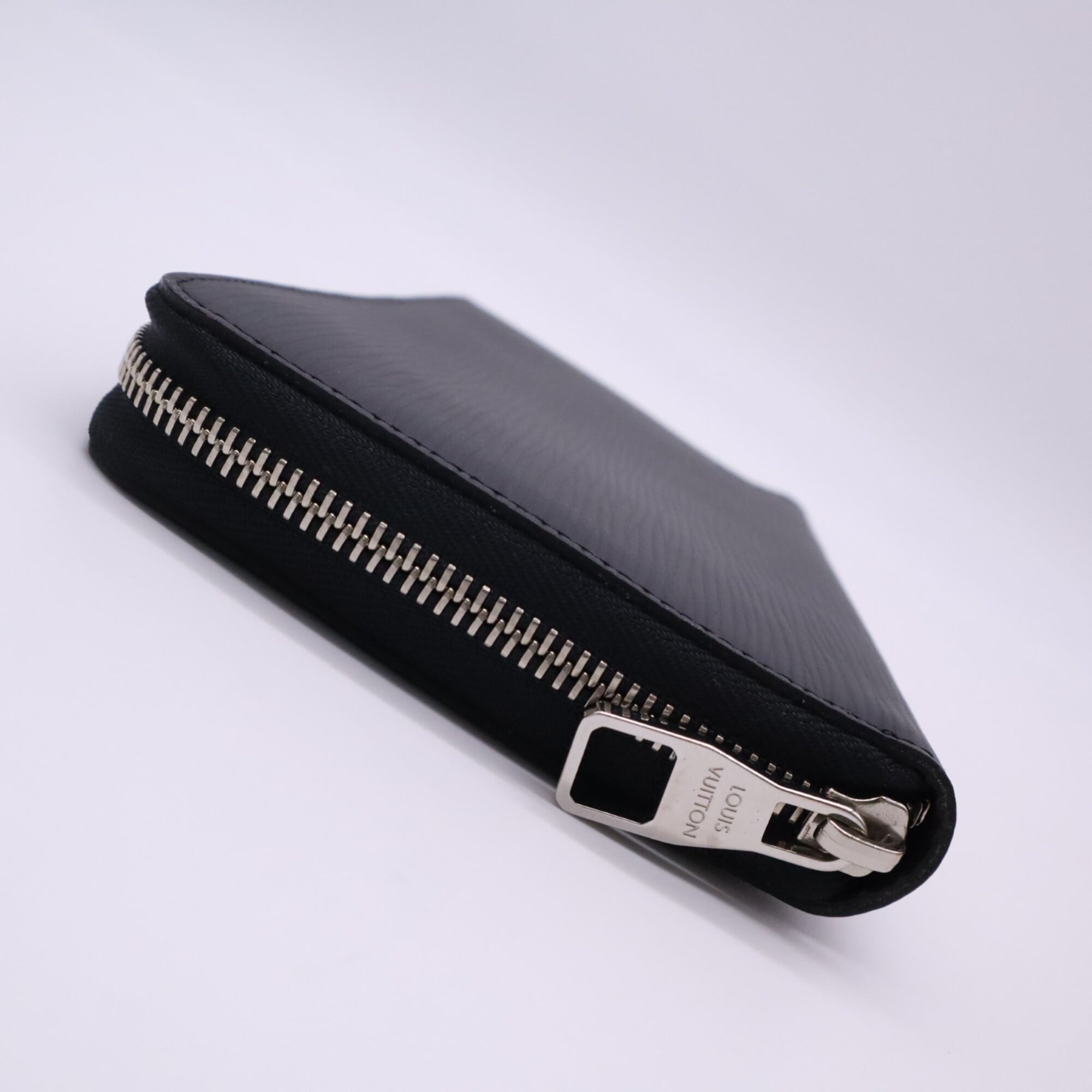 Louis Vuitton Epi Black Noir Leather Long Wallet (Bi-Fold) (Pre-Owned)
