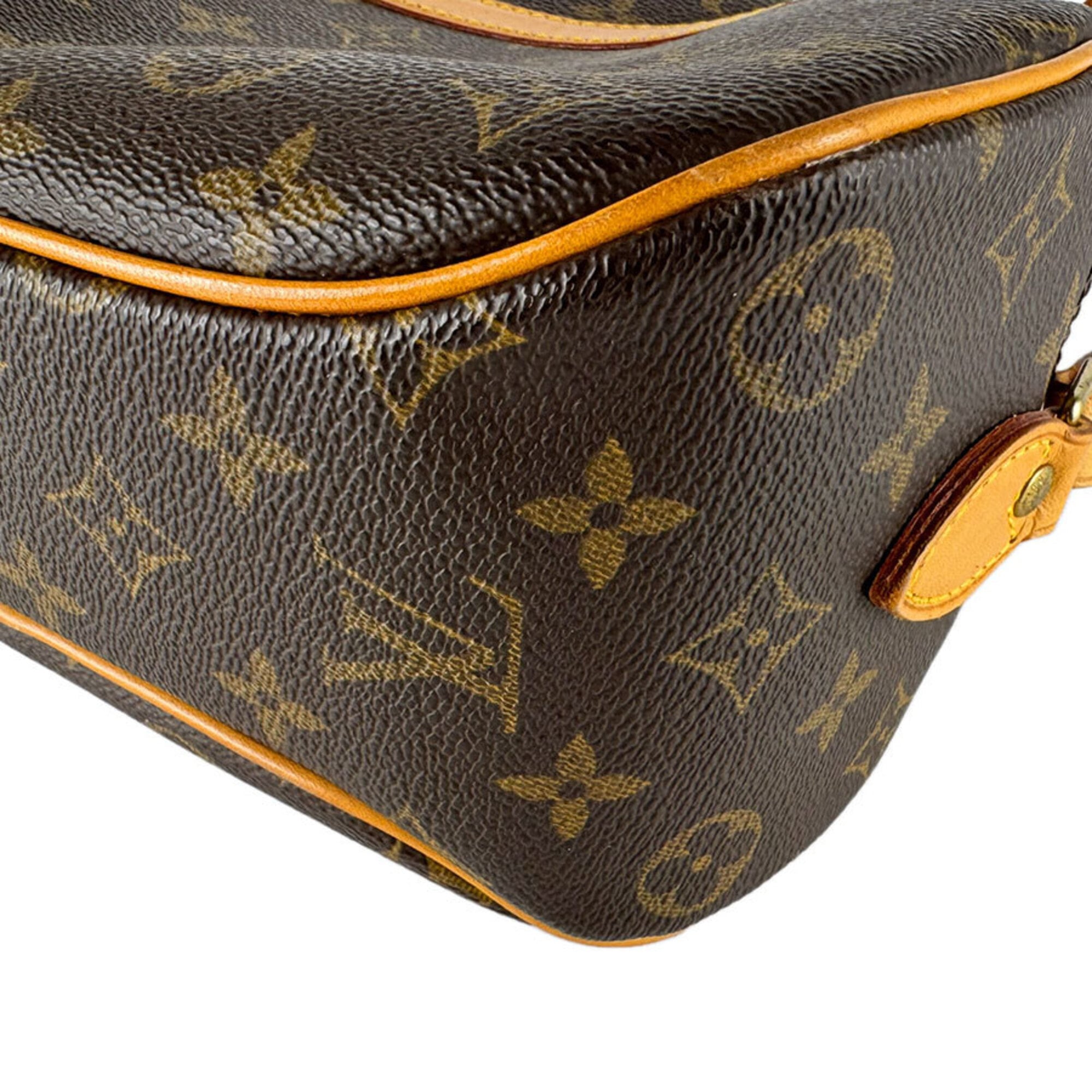 Louis Vuitton Brown Monogram Monogram Shoulder Bag (Pre-Owned)