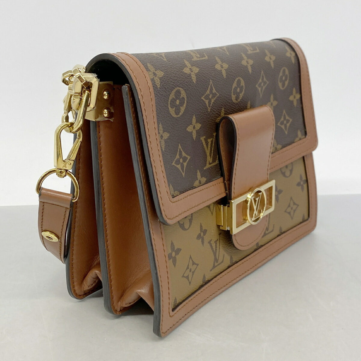 Louis Vuitton Brown Shoulder Bag (Pre-Owned)