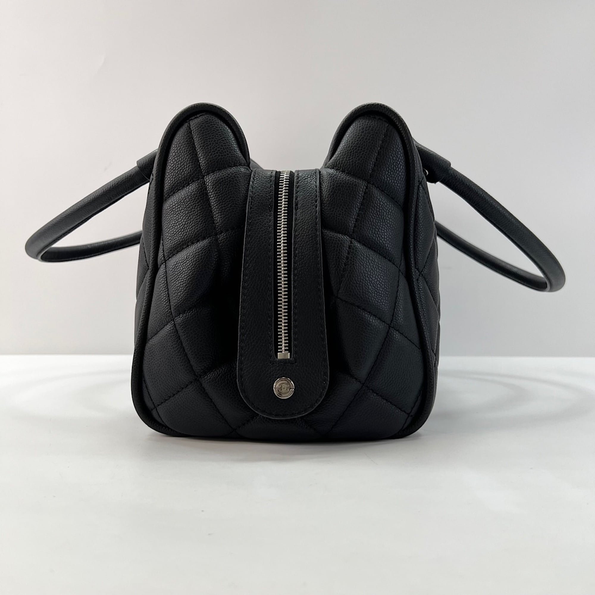 Chanel Matelasse Black Handbag (Pre-Owned)