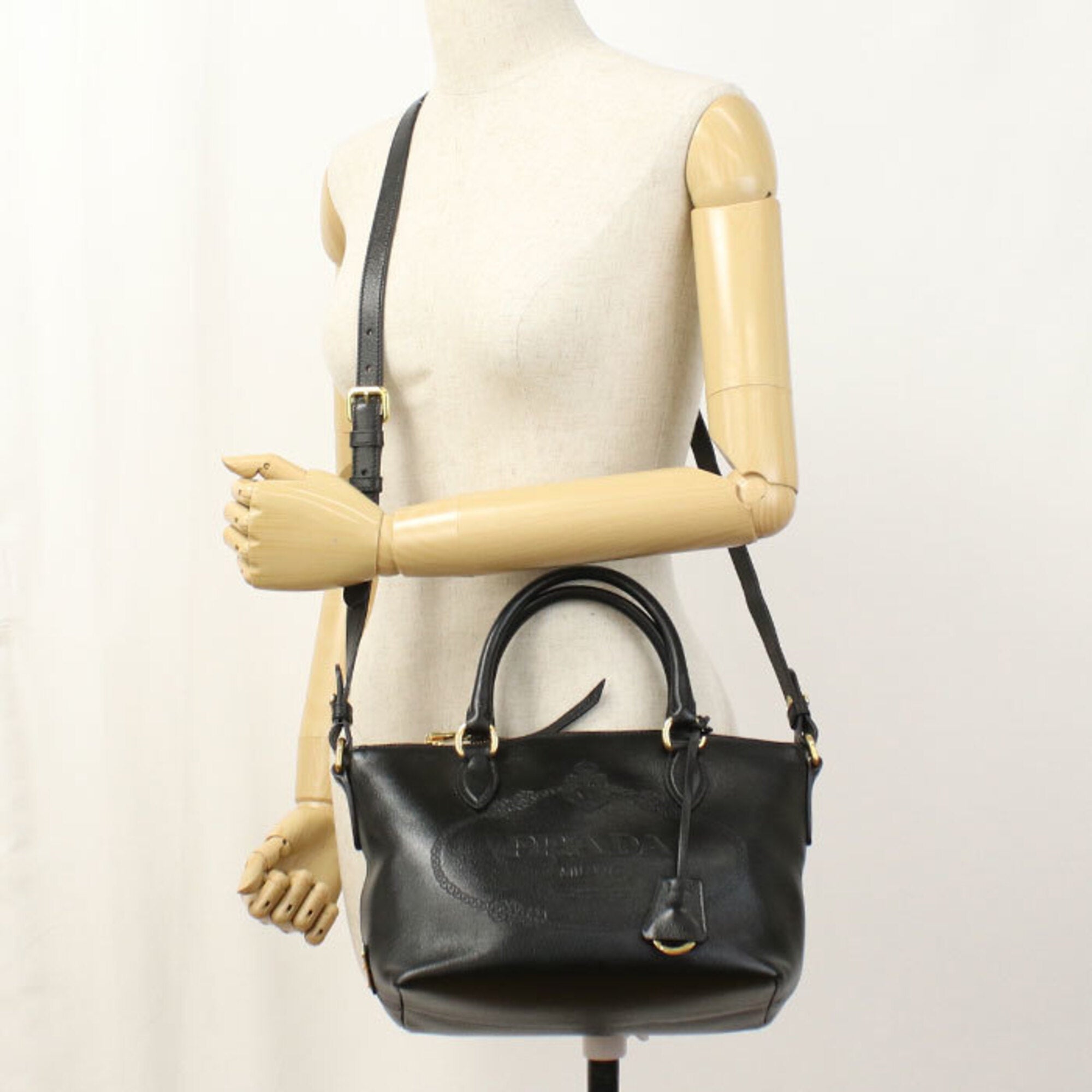 Prada Black Leather Handbag (Pre-Owned)