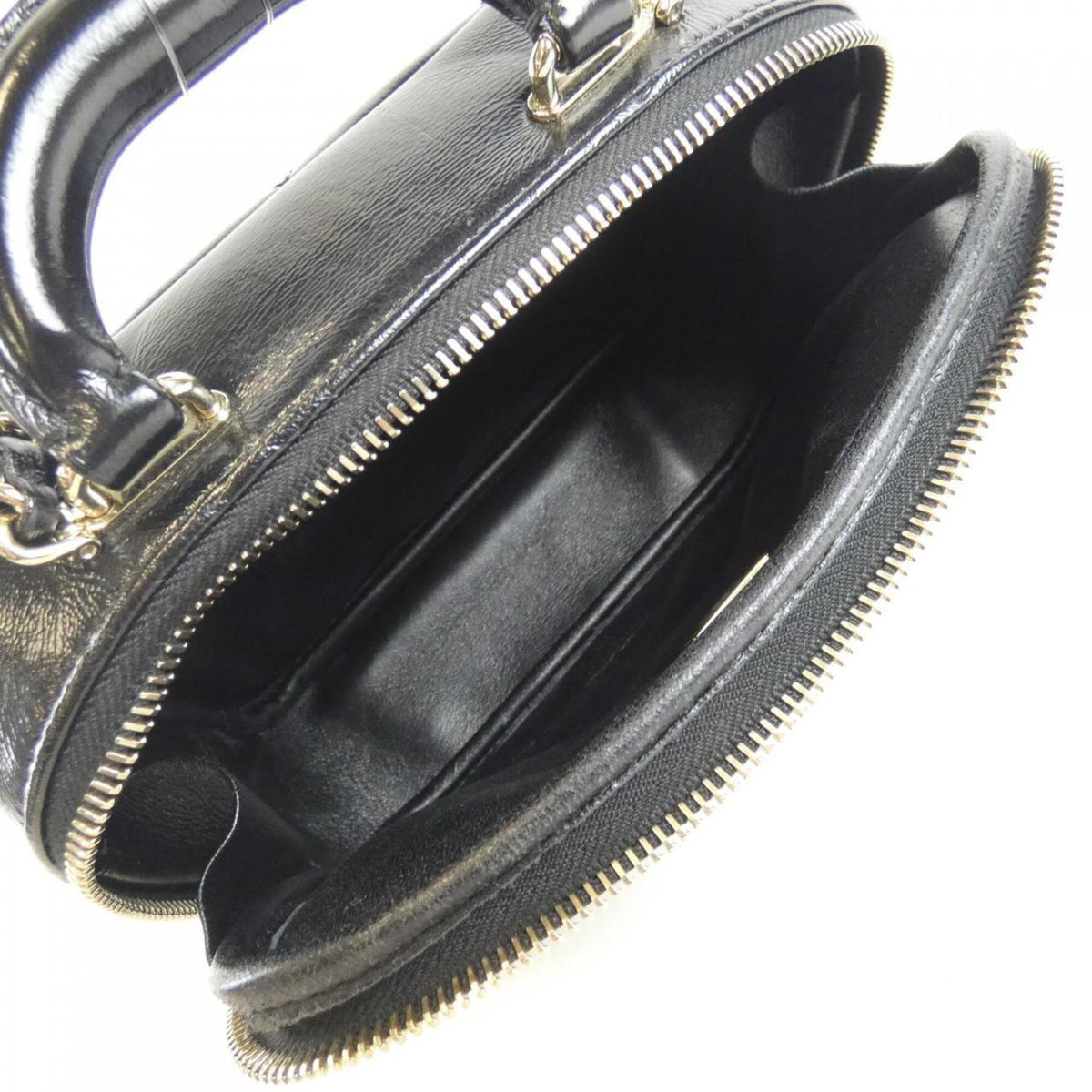Chanel Black Leather Handbag (Pre-Owned)