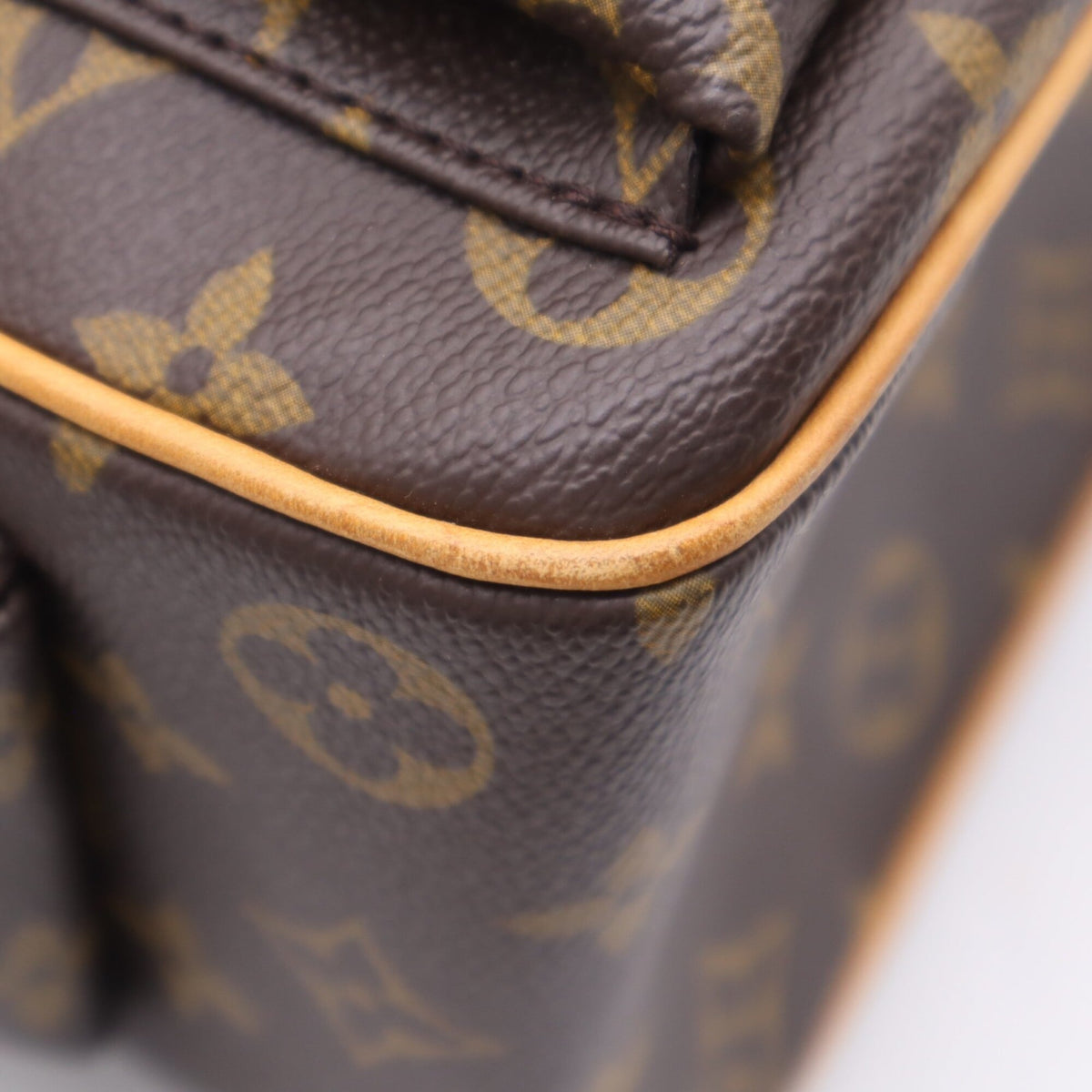 Louis Vuitton Beige Brown Coated Canvas Leather Handbag (Pre-Owned)