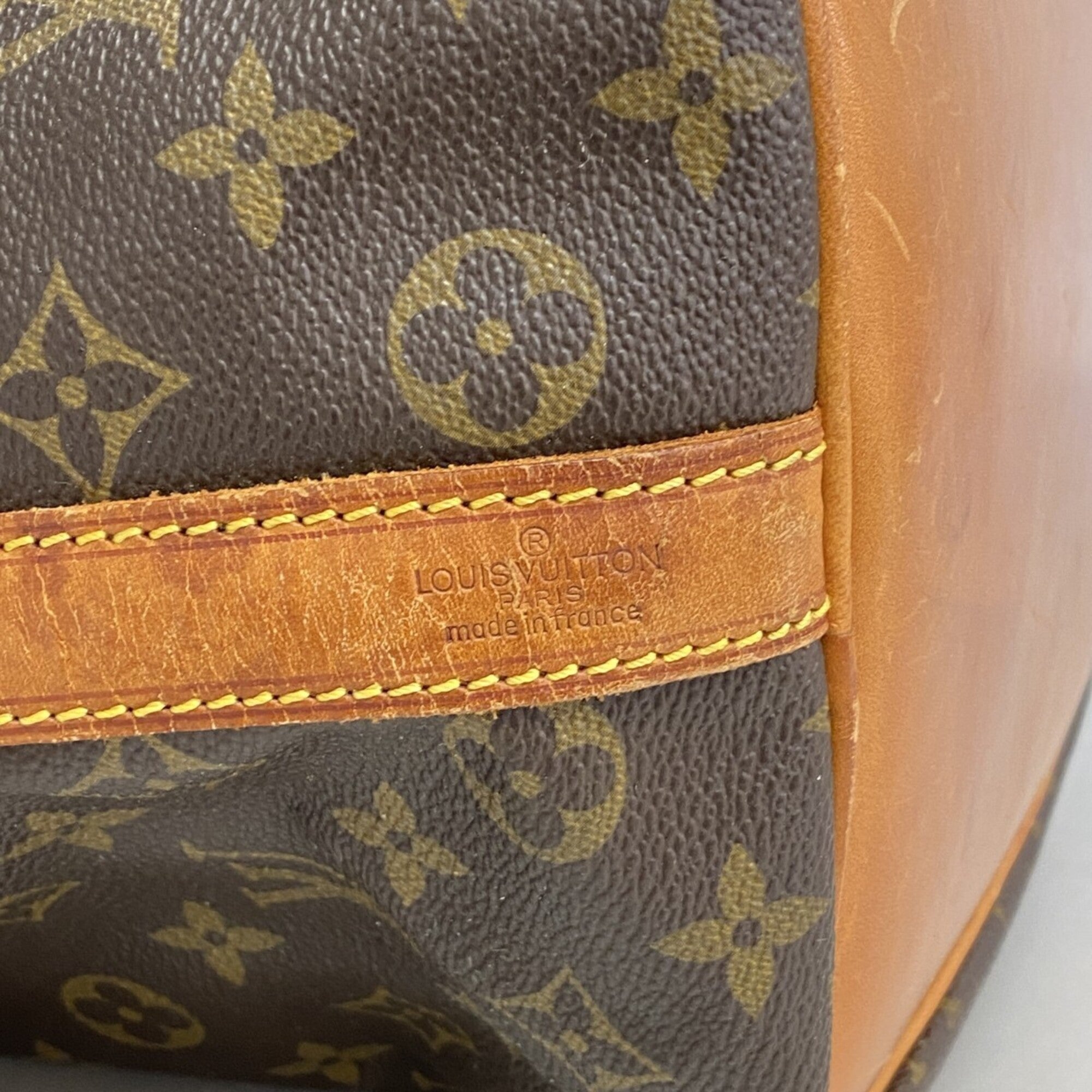 Louis Vuitton Brown Shoulder Bag (Pre-Owned)