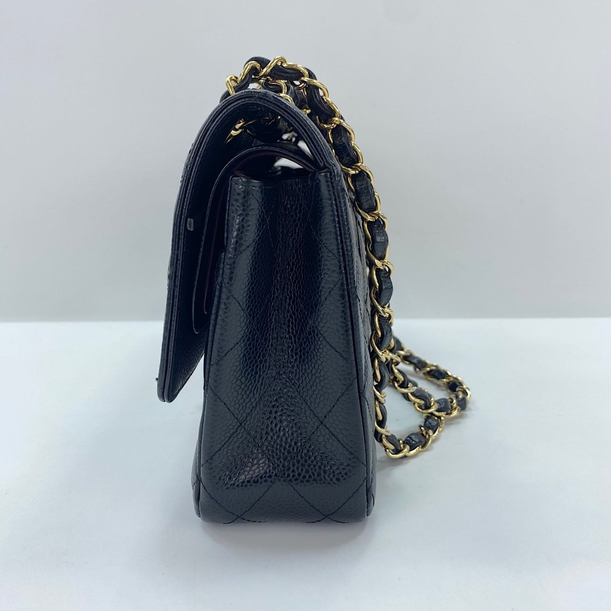 Chanel Black Shoulder Bag (Pre-Owned)