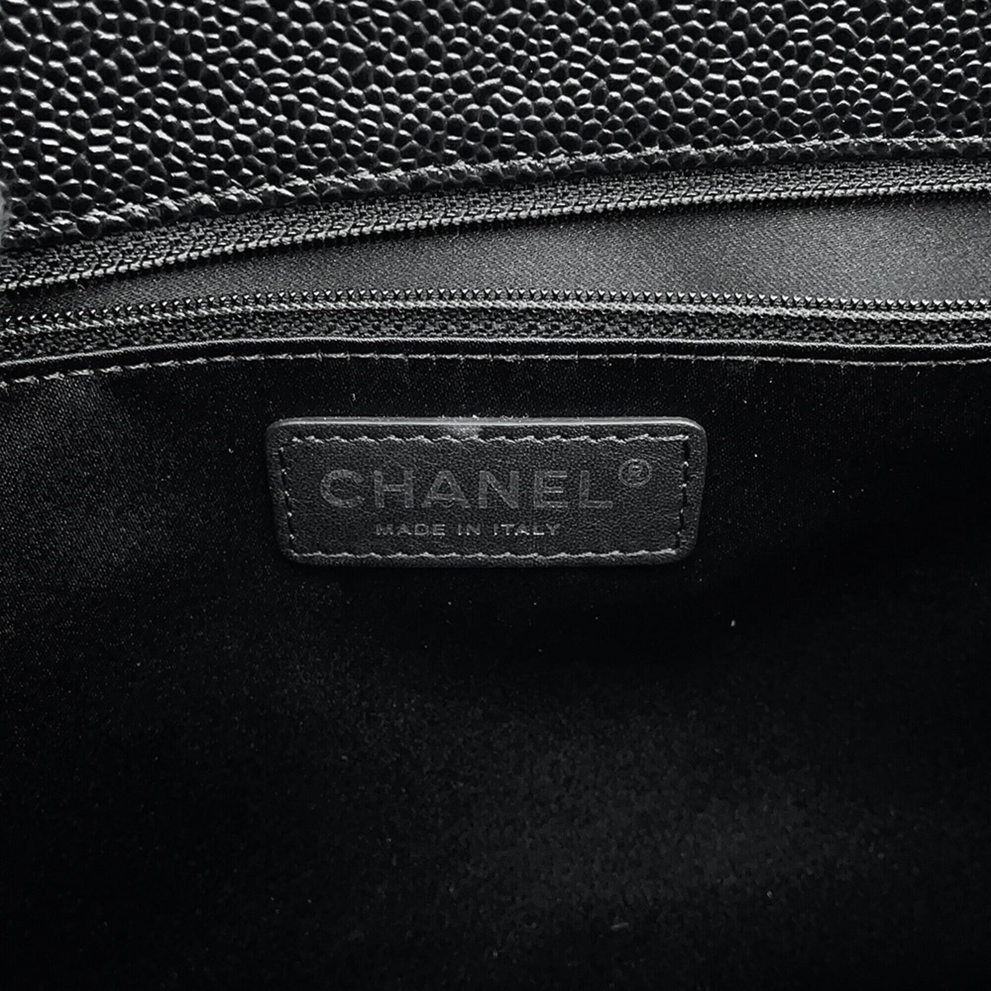 Chanel Matelasse Black Grained Calfskin Handbag Shoulder Bag (Pre-Owned)