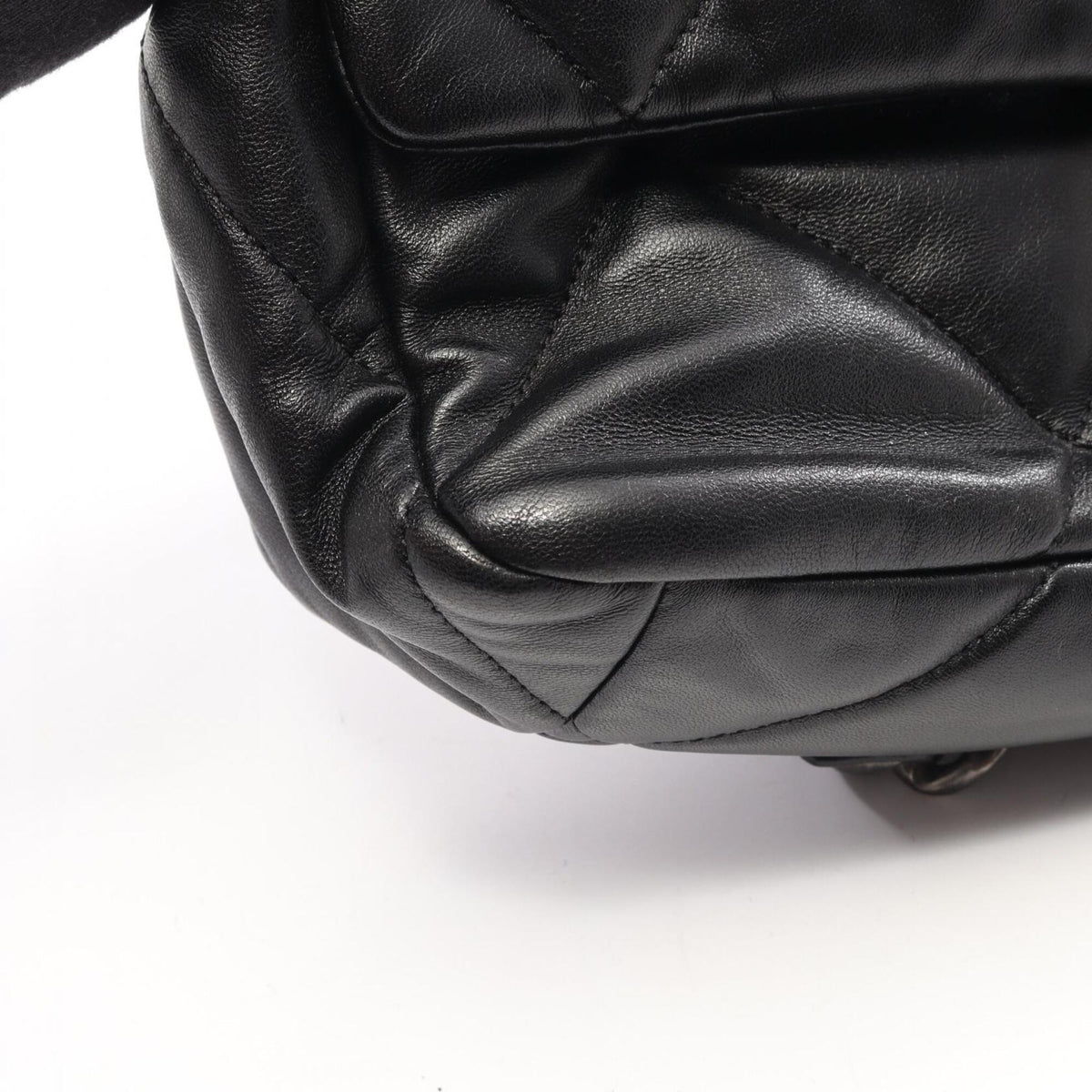 Chanel Matelasse Black Leather Handbag Shoulder Bag (Pre-Owned)