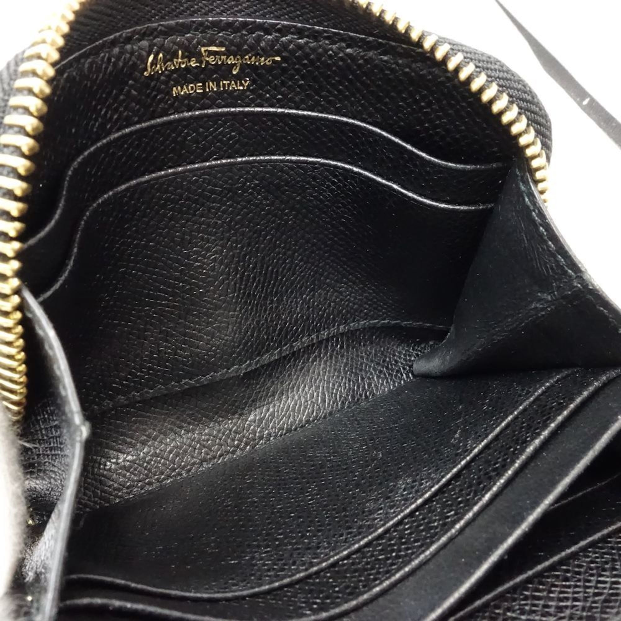 Salvatore Ferragamo Black Leather Coin Purse/Coin Case (Pre-Owned)
