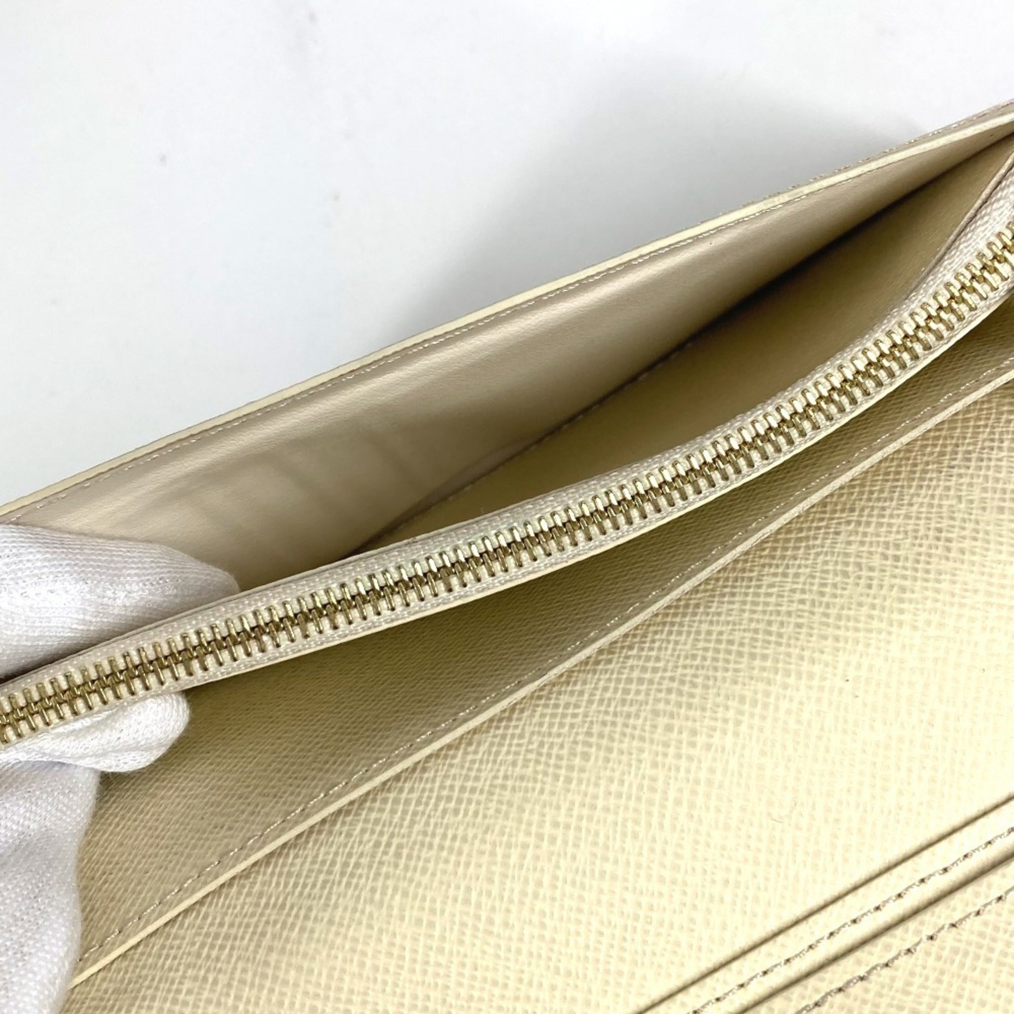 Louis Vuitton Monogram Multi-Color White Monogram Long Wallet (Bi-Fold) (Pre-Owned)