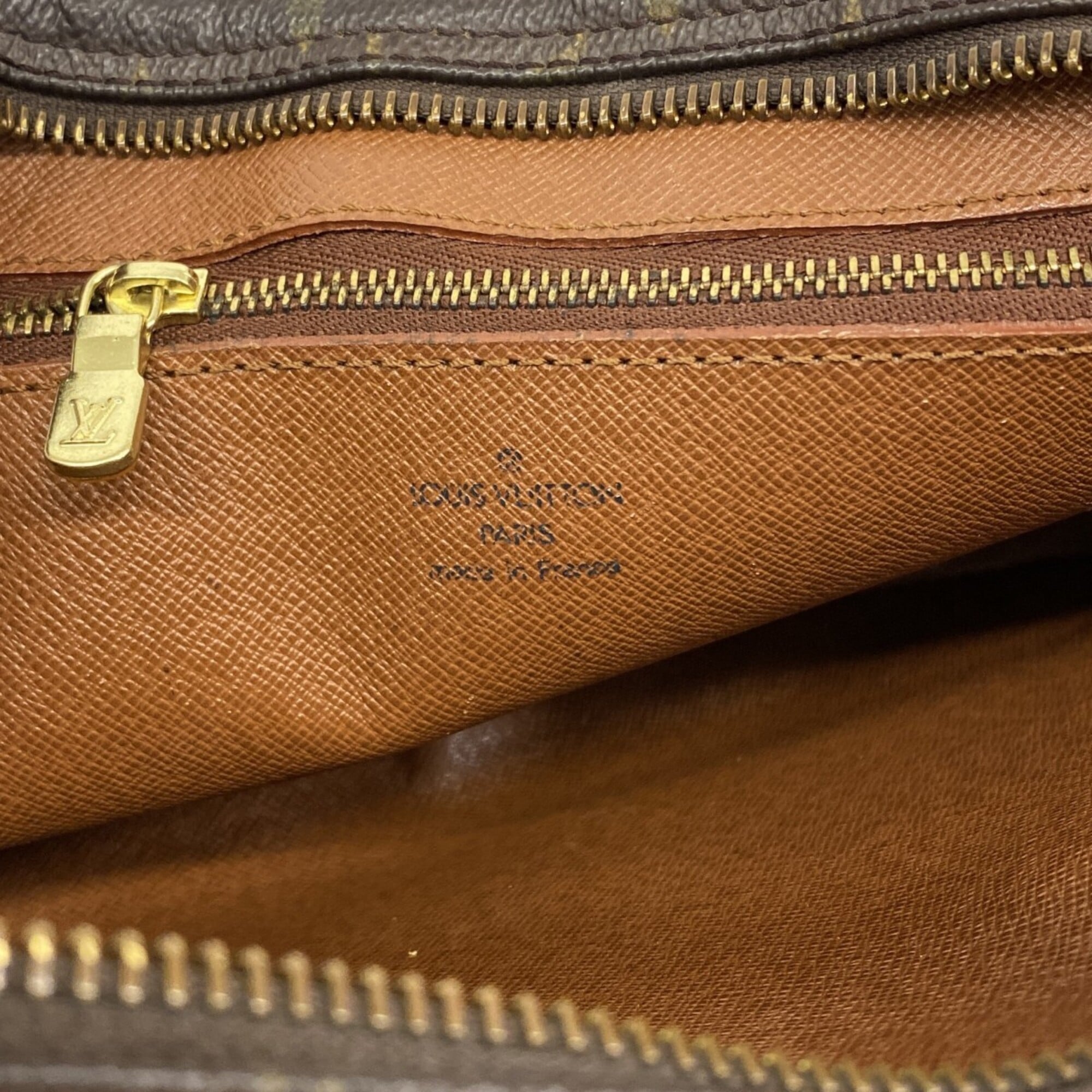 Louis Vuitton Brown Shoulder Bag (Pre-Owned)