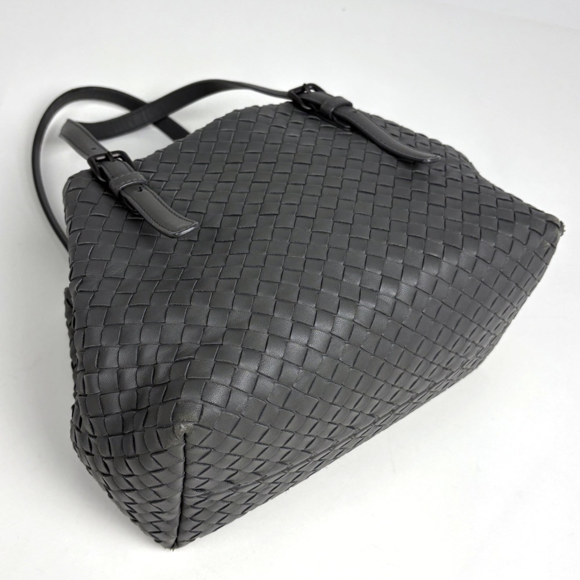 Bottega Veneta Intrecciato Gray Leather Handbag (Pre-Owned)