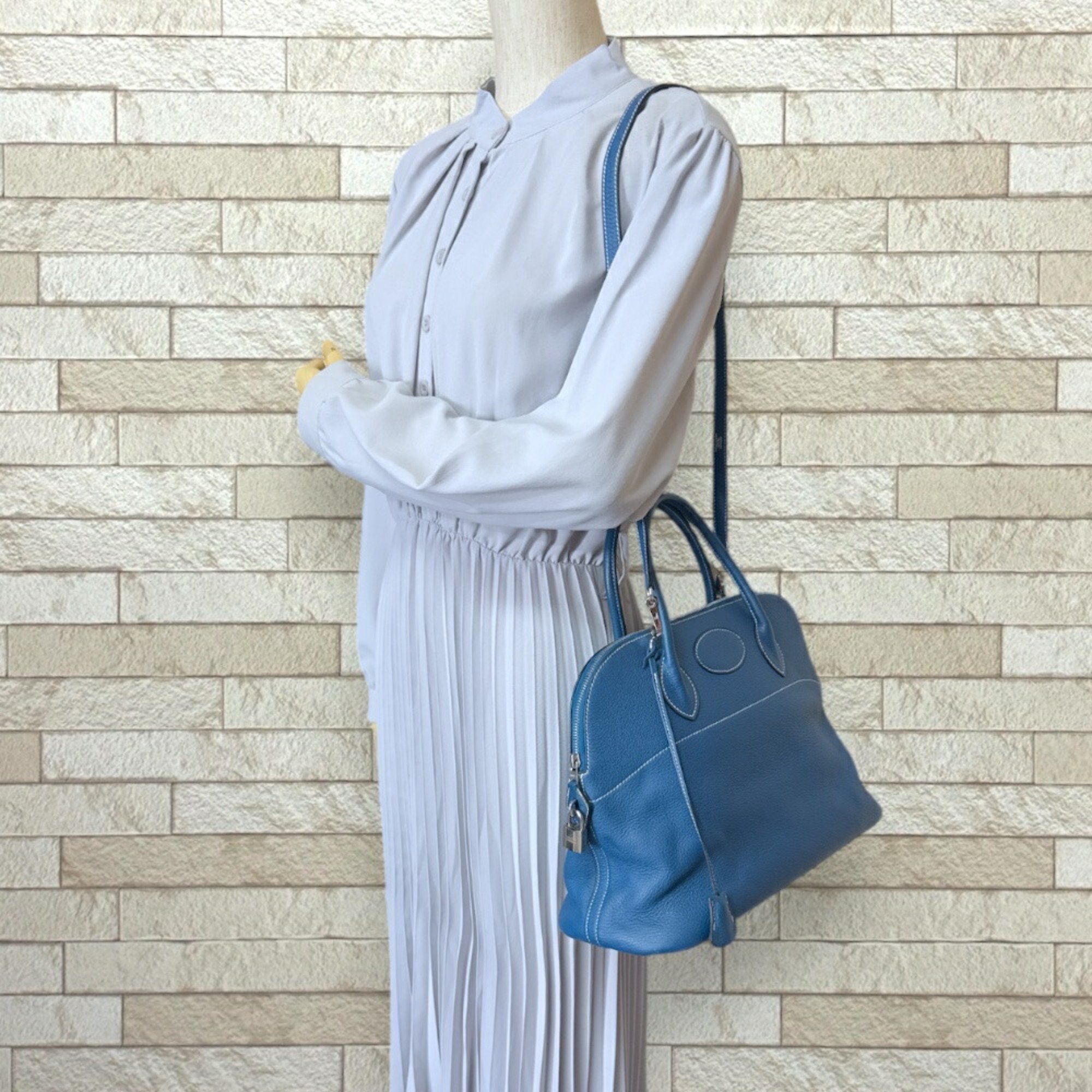 Hermes Blue Leather Shoulder Bag (Pre-Owned)