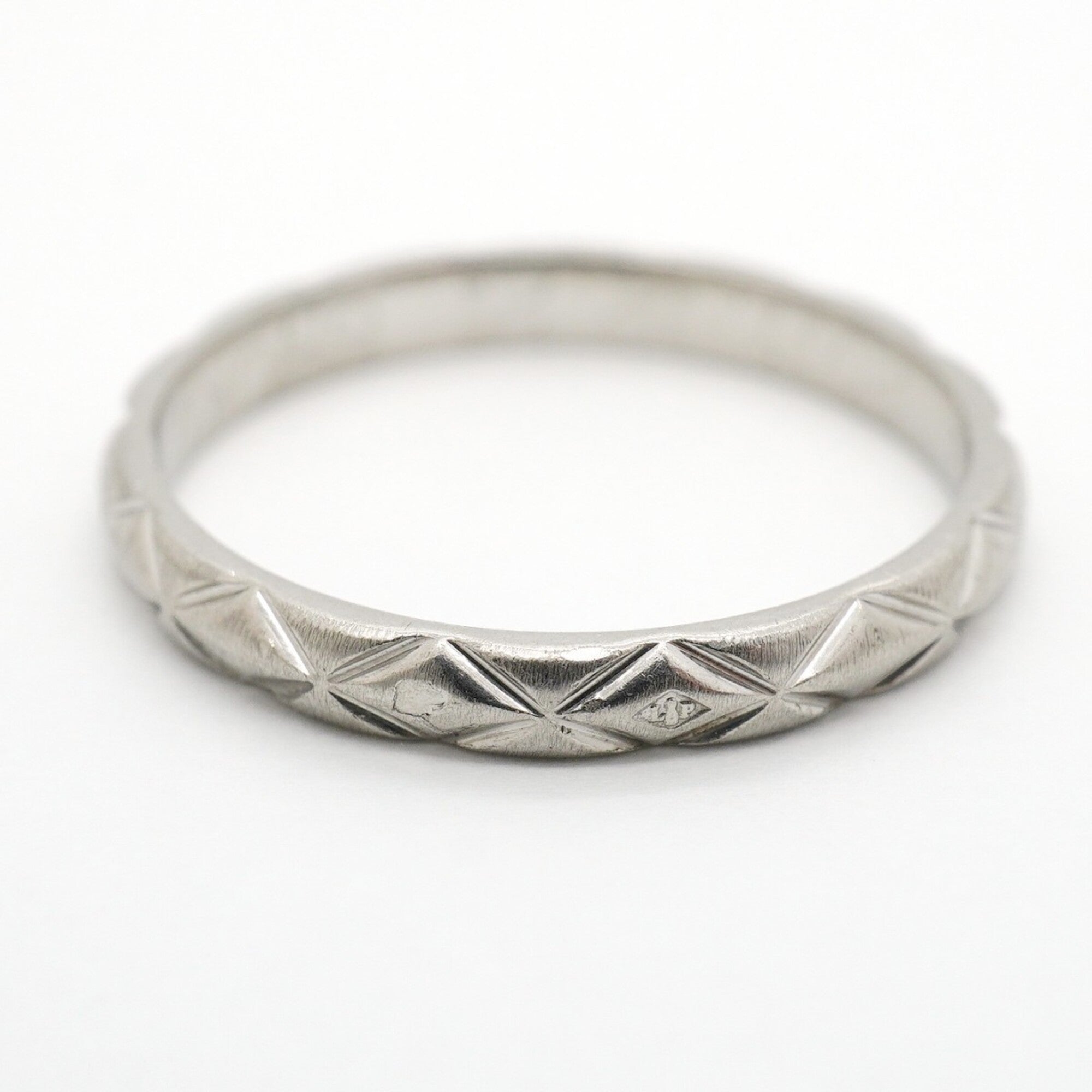 Chanel Platinum 950 Band Ring (Pre-Owned)