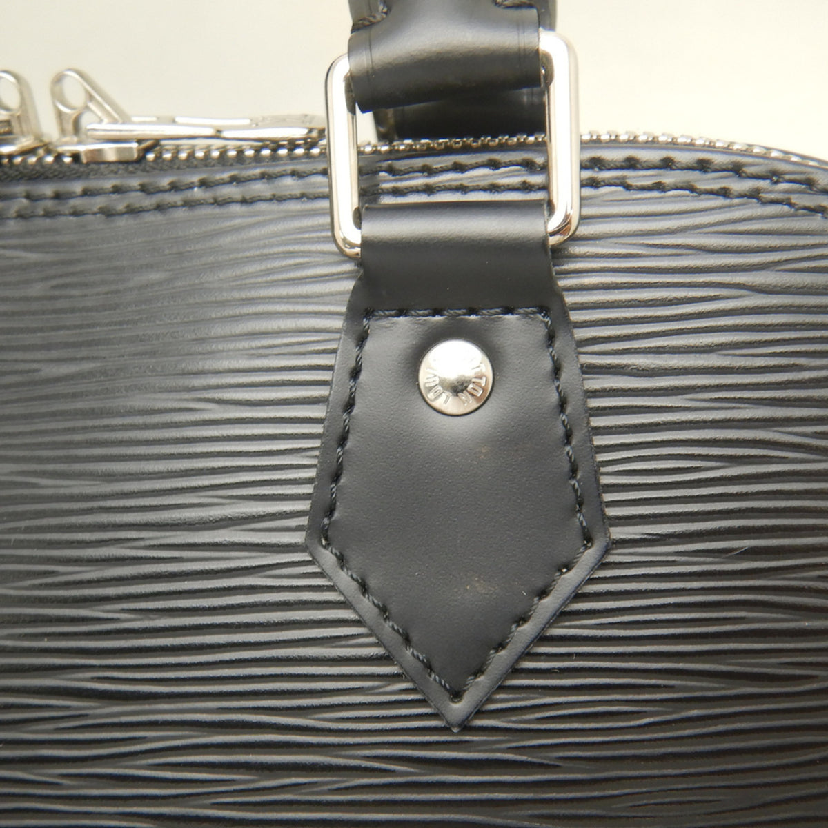 Louis Vuitton Noir Epi Leather Handbag (Pre-Owned)