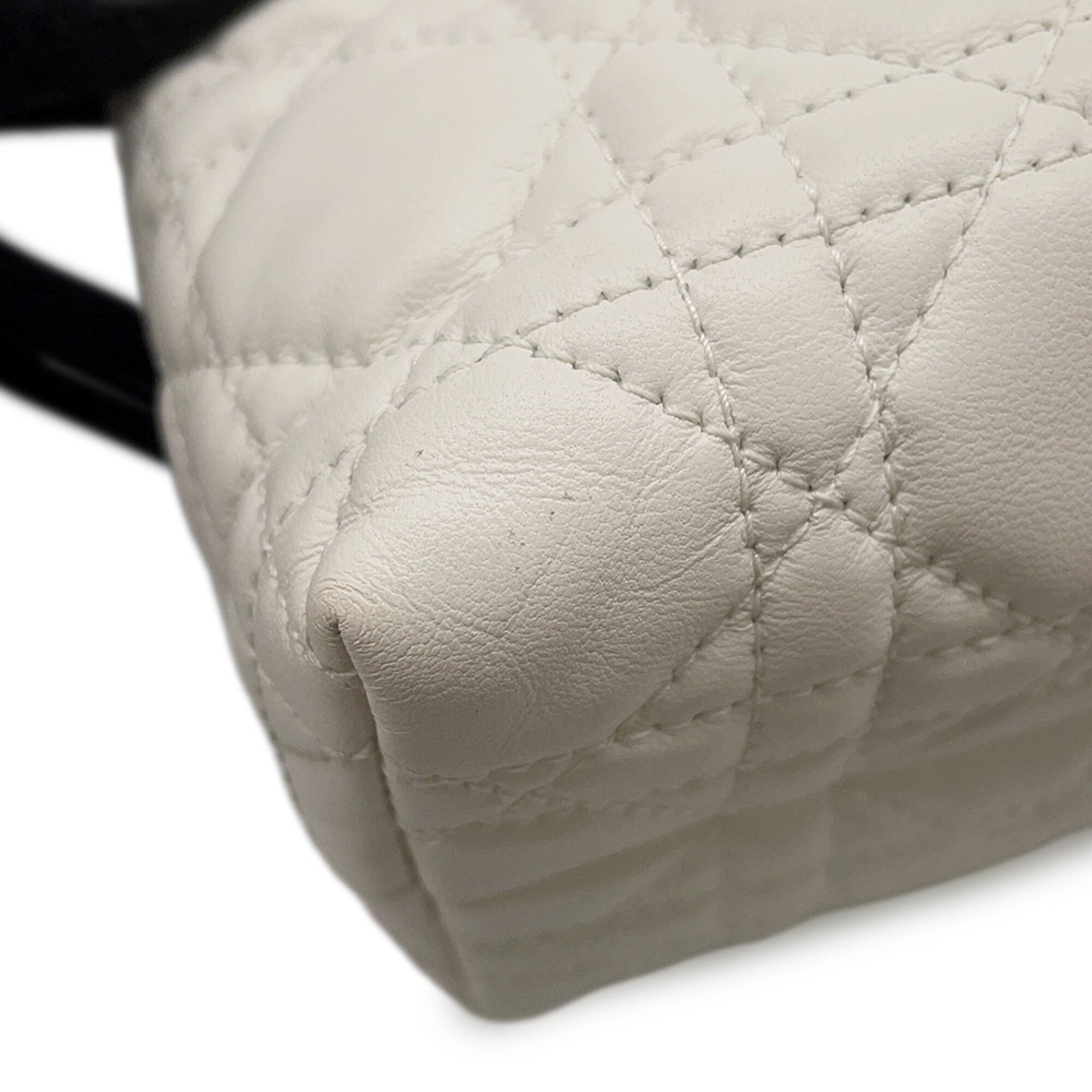 Christian Dior White Leather Artificial Pearl Handbag (Pre-Owned)
