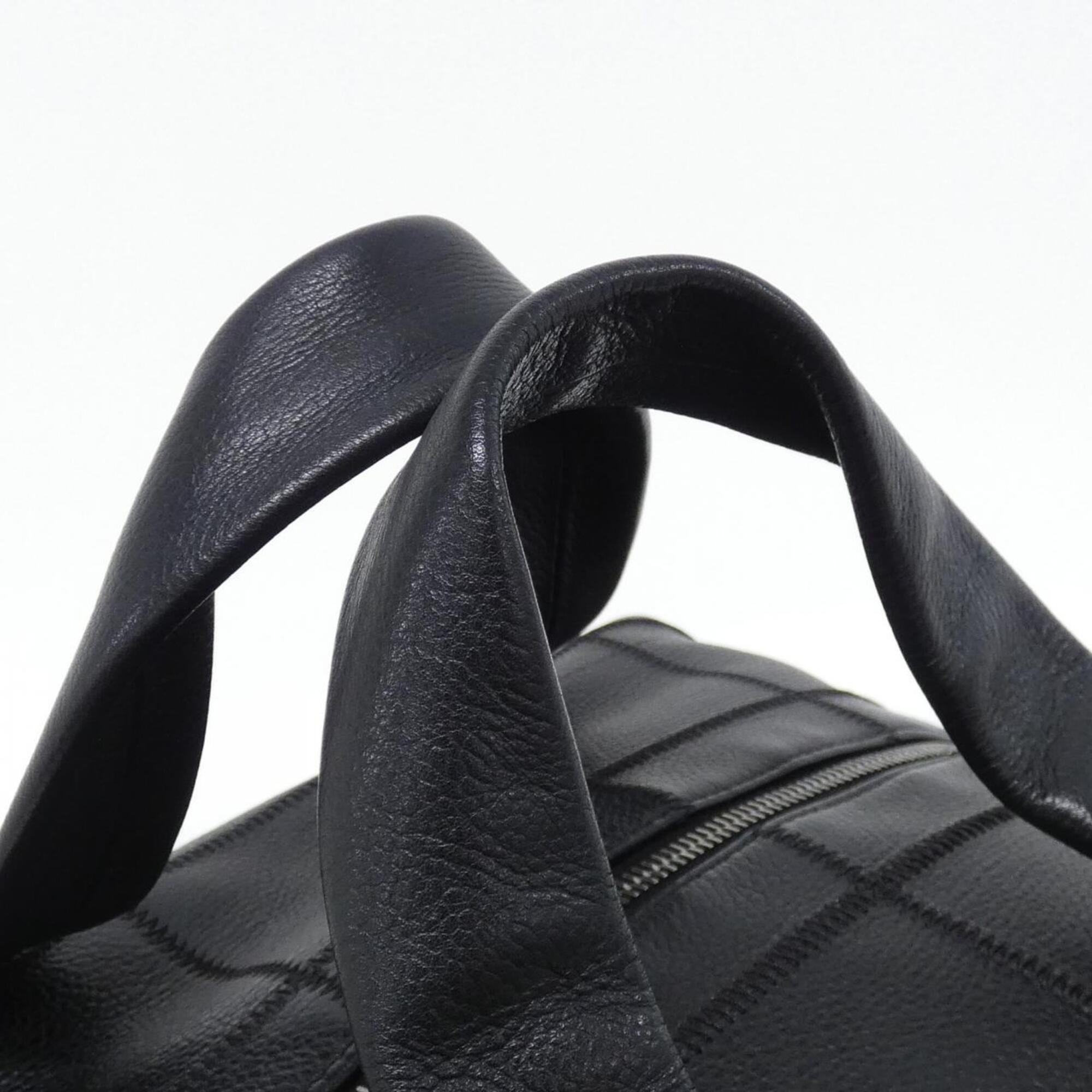 Chanel Black Grained Calfskin Handbag (Pre-Owned)