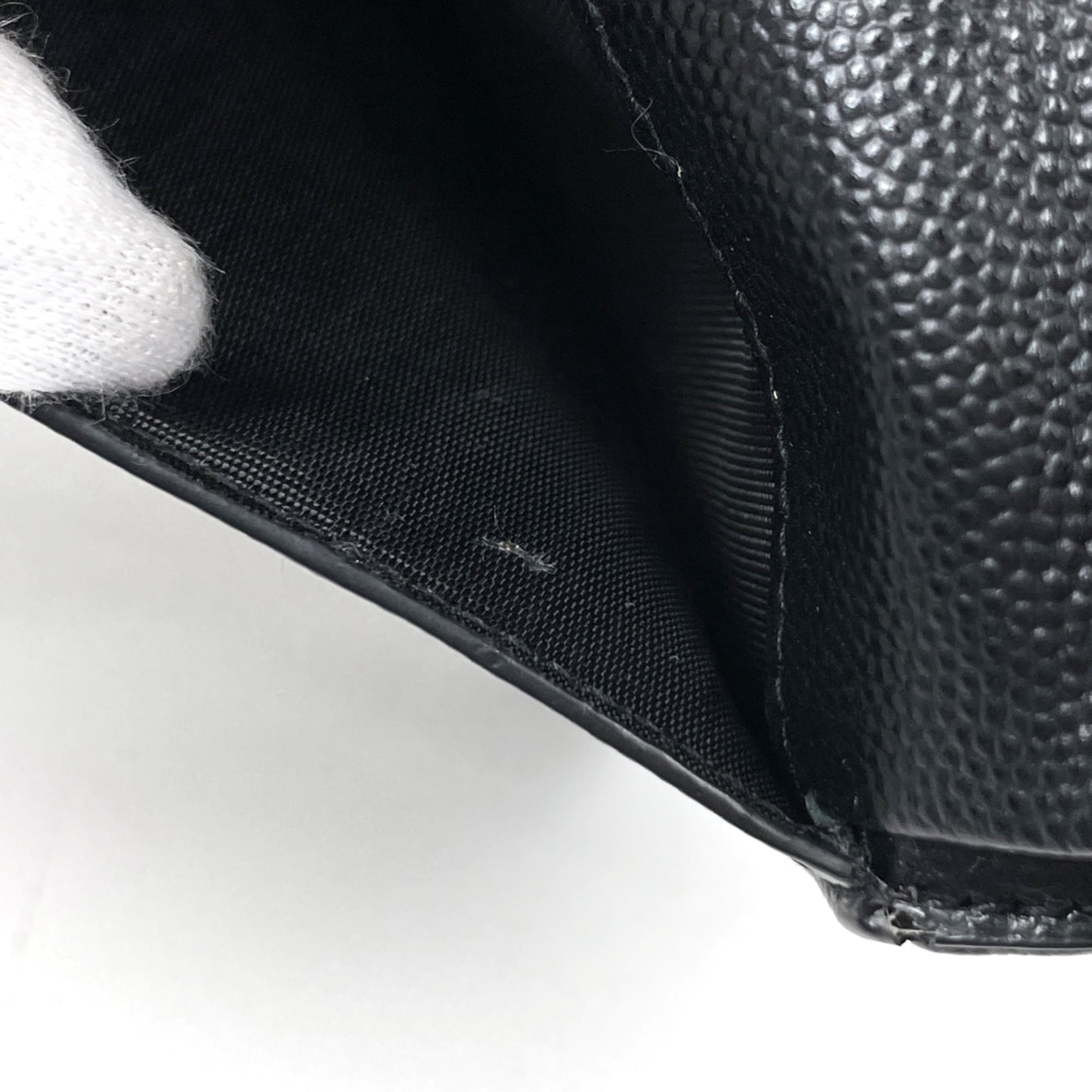 Yves Saint Laurent Black Leather Wallet (Bi-Fold) (Pre-Owned)