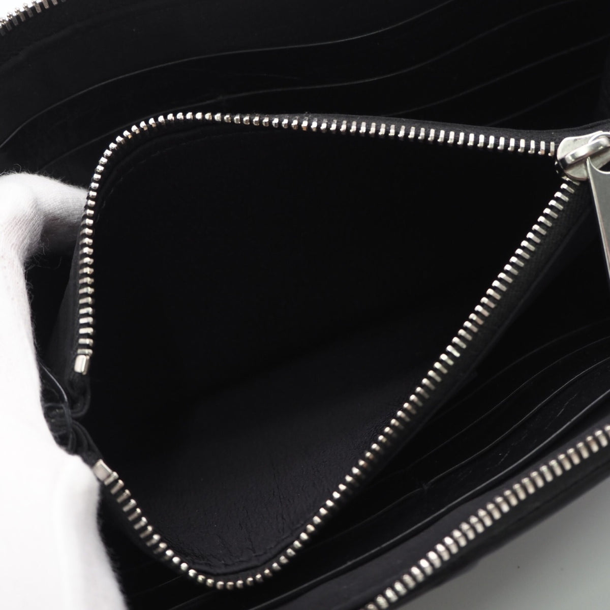 Bottega Veneta Black Nylon Leather Long Wallet (Bi-Fold) (Pre-Owned)