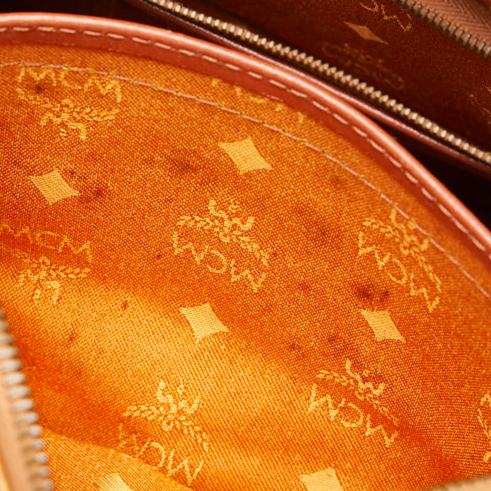 Mcm Brown Leather Boston Bag Handbag (Pre-Owned)
