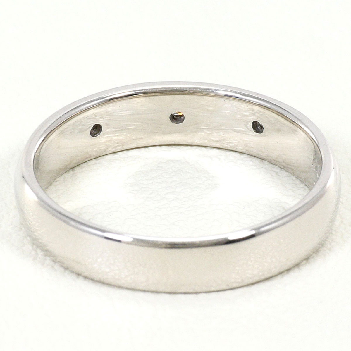 Unbranded White Gold White Gold (10K) Band Ring (Pre-Owned)