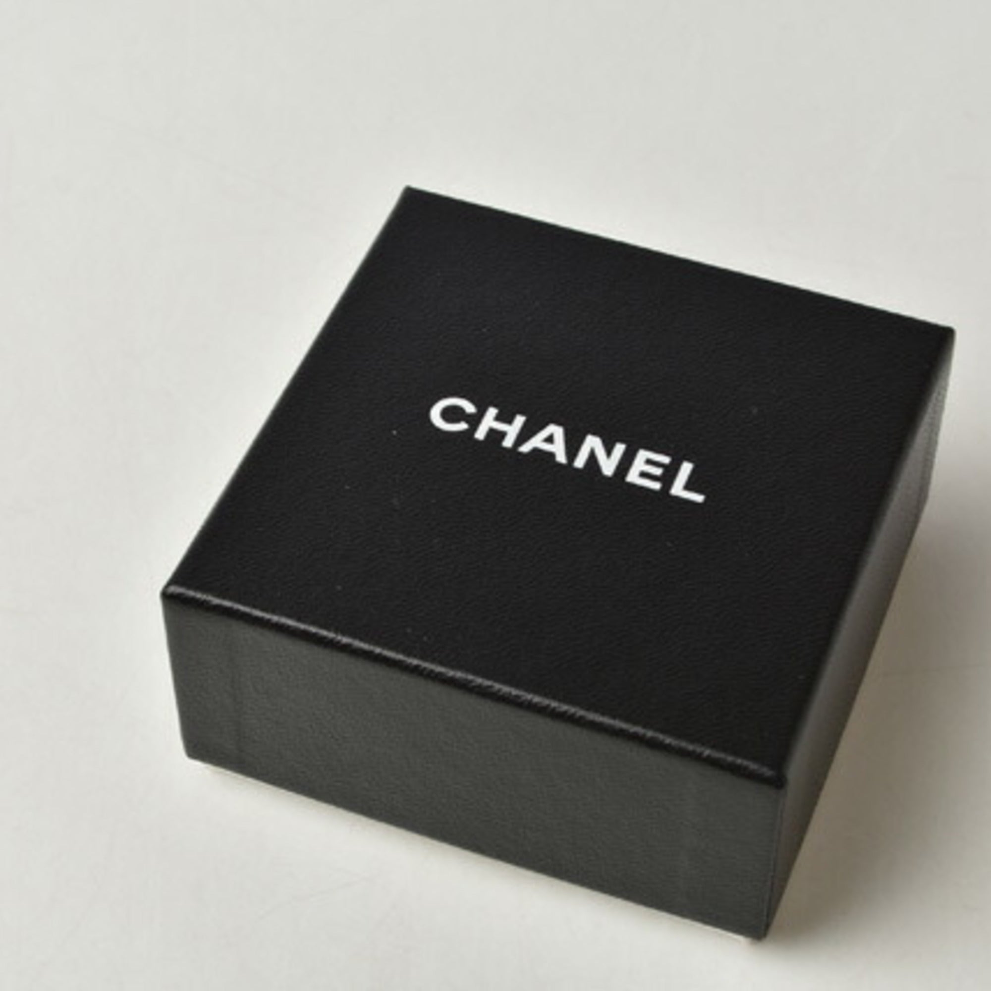 Chanel Gunmetal Metal Rhinestone Band Ring (Pre-Owned)