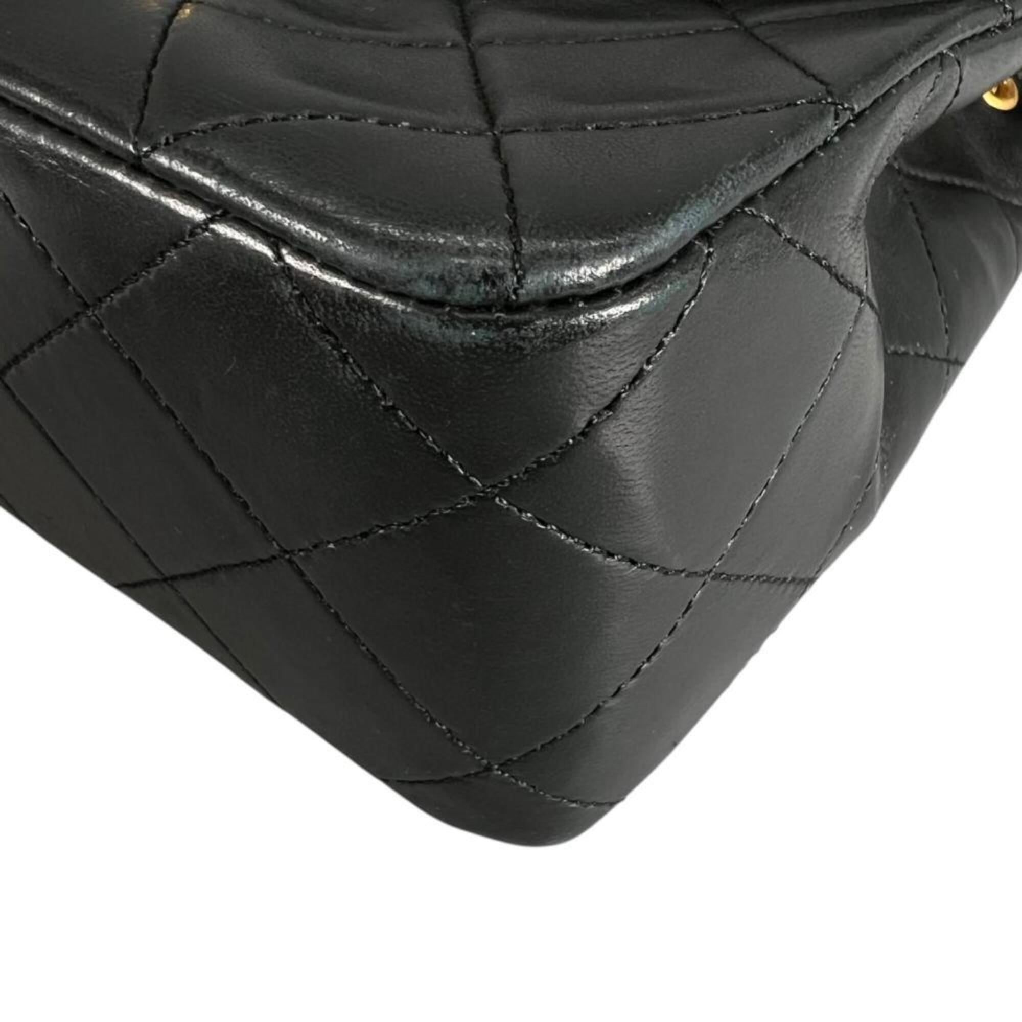 Chanel Black Leather Shoulder Bag (Pre-Owned)