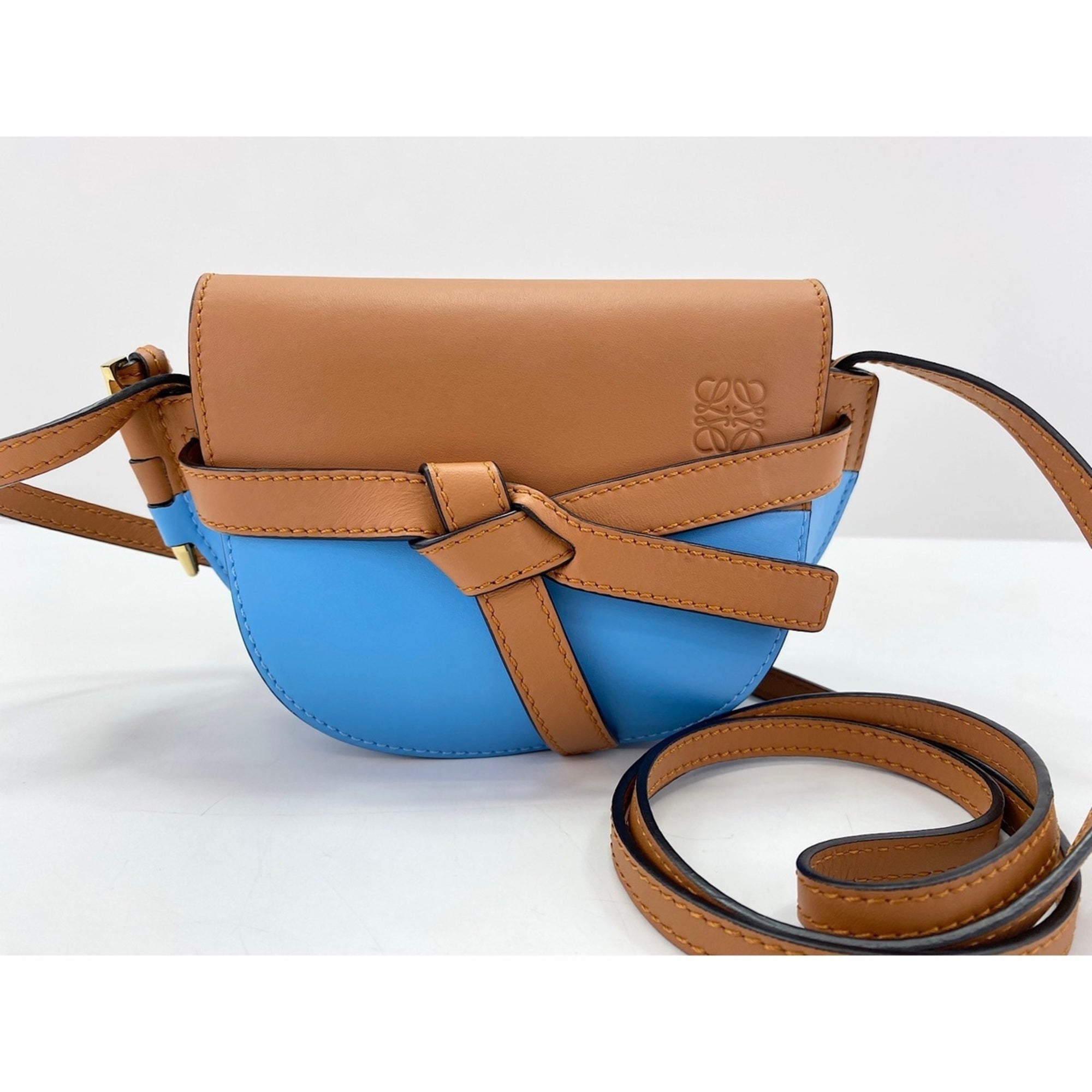 Loewe Brown Leather Shoulder Bag (Pre-Owned)