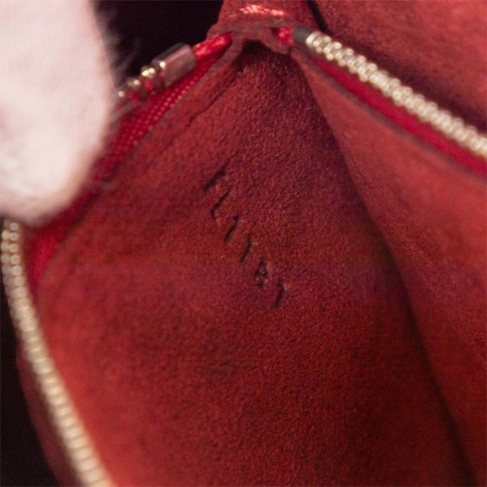 Louis Vuitton Red Color Ruby Leather Handbag Tote Bag (Pre-Owned)