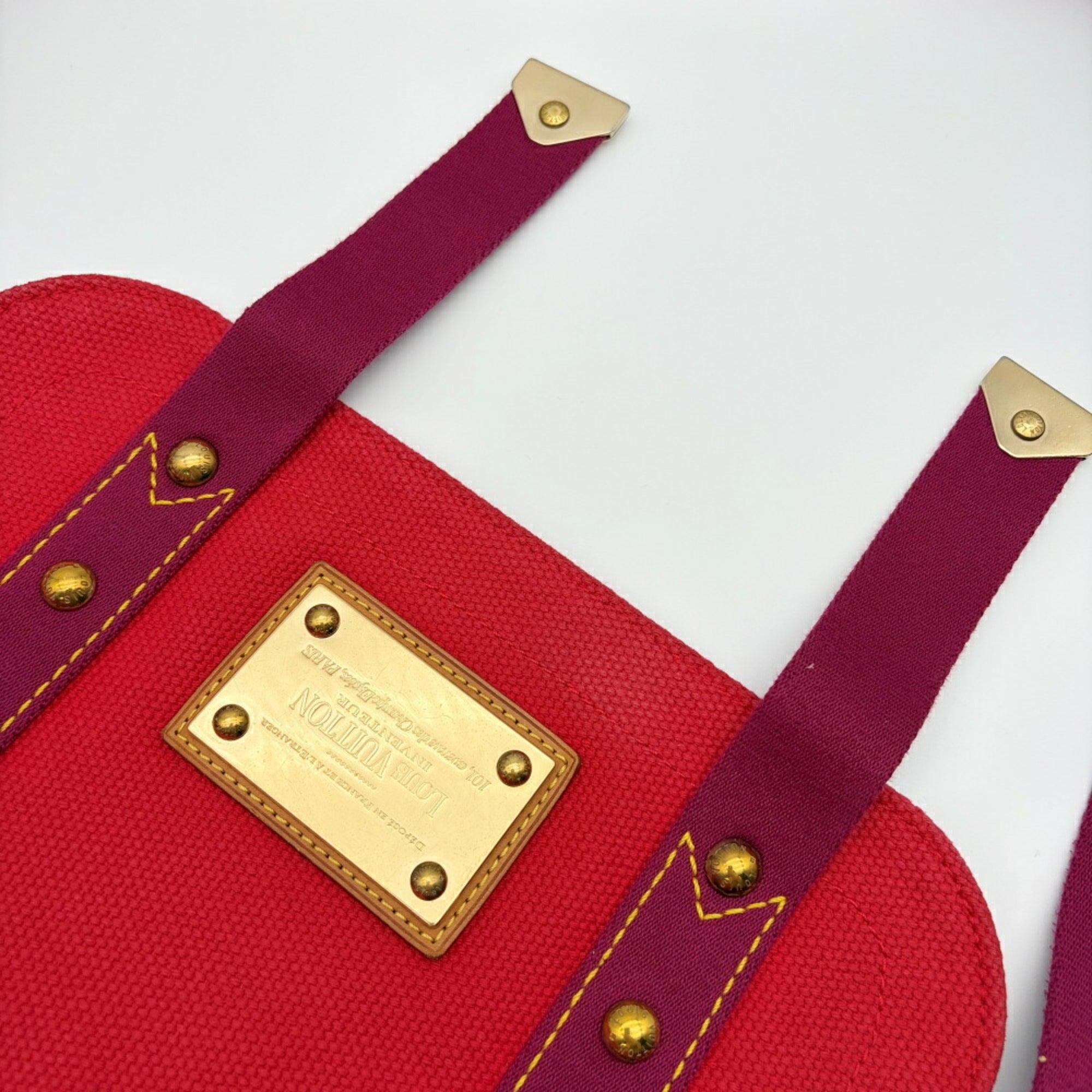 Louis Vuitton Rouge Canvas Shoulder Bag (Pre-Owned)