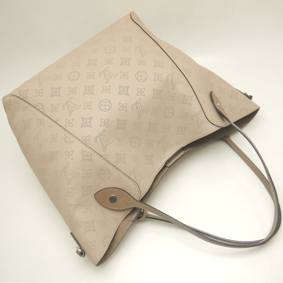 Louis Vuitton Galle Mahina Leather Pouch Tote Bag (Pre-Owned)