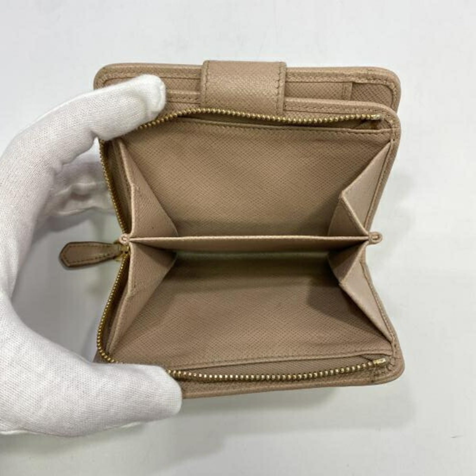 Prada Saffiano Beige Wallet (Bi-Fold) (Pre-Owned)